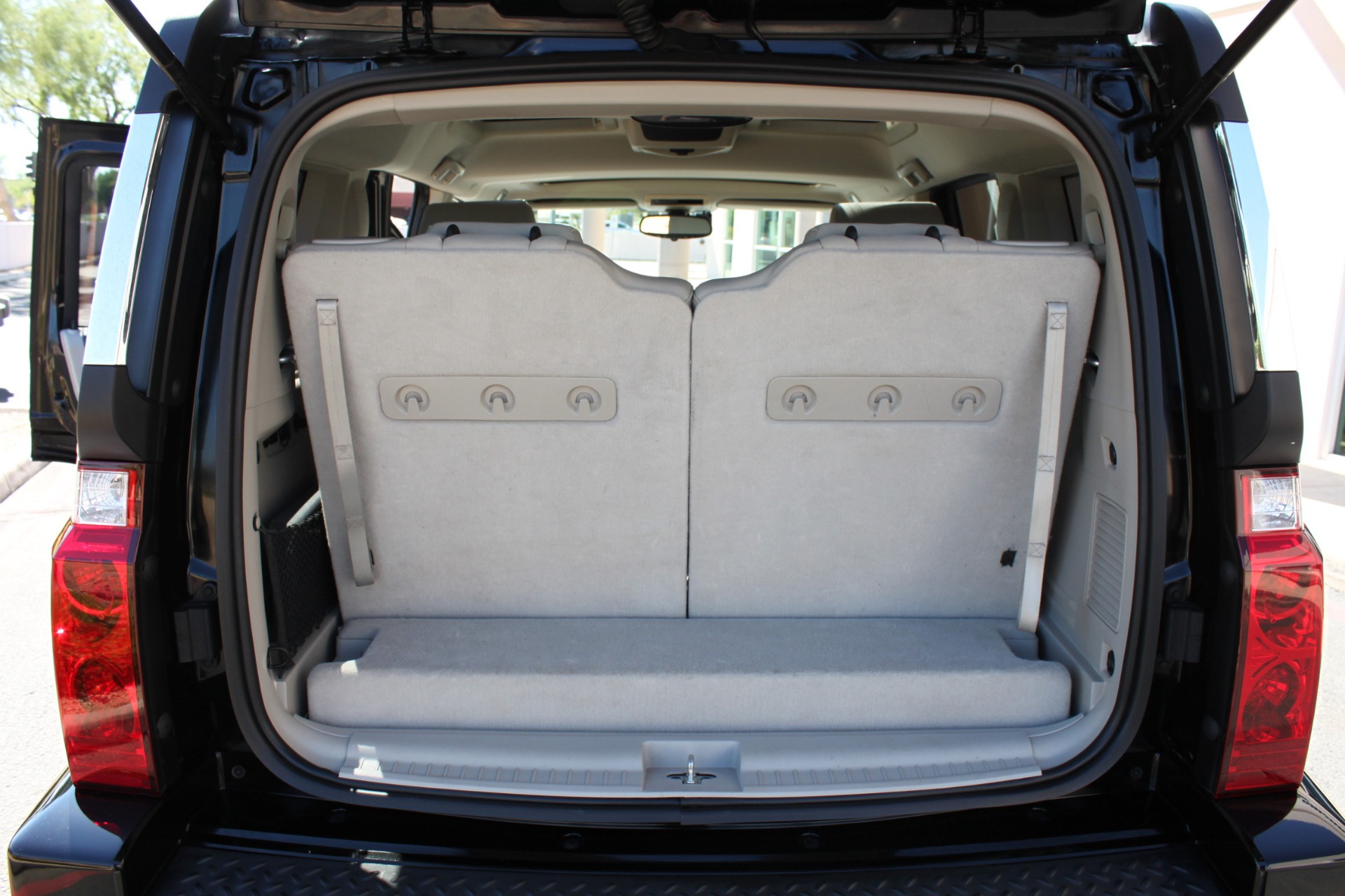 Jeep commander third row hotsell