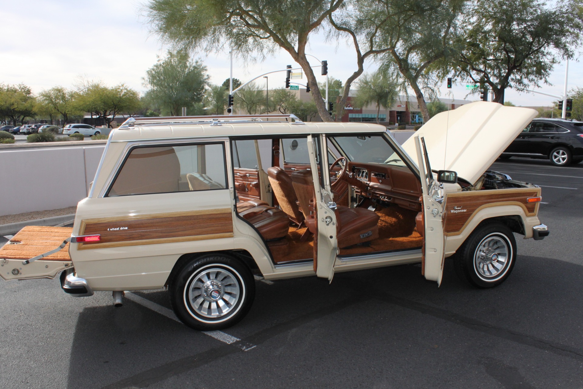 Jeep Wagoneer 1984