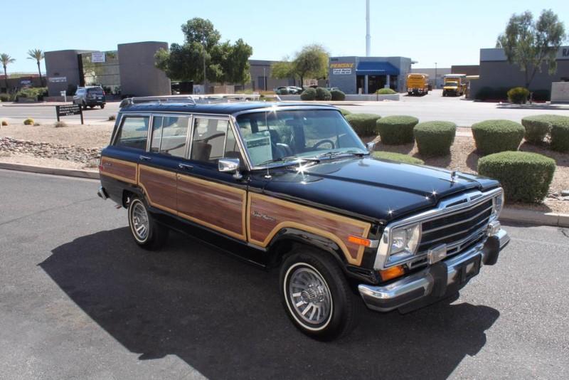 Jeep Grand Wagoneer 1988
