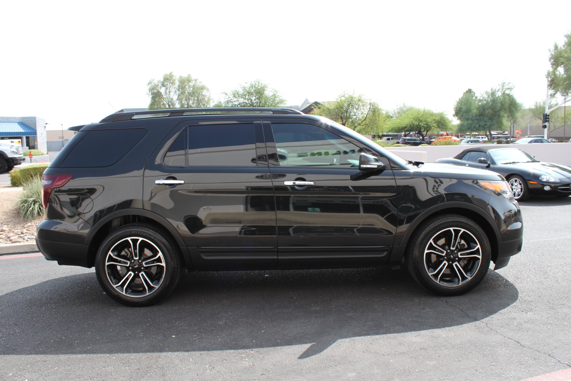 Used-2014-Ford-Explorer-Sport-4WD-Collector