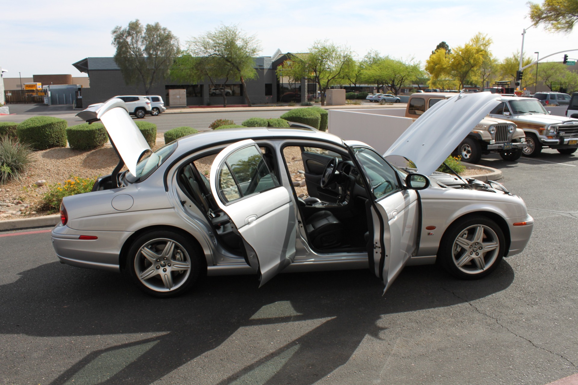 Used-2003-Jaguar-S-TYPE-R-Supercharged-Ferrari