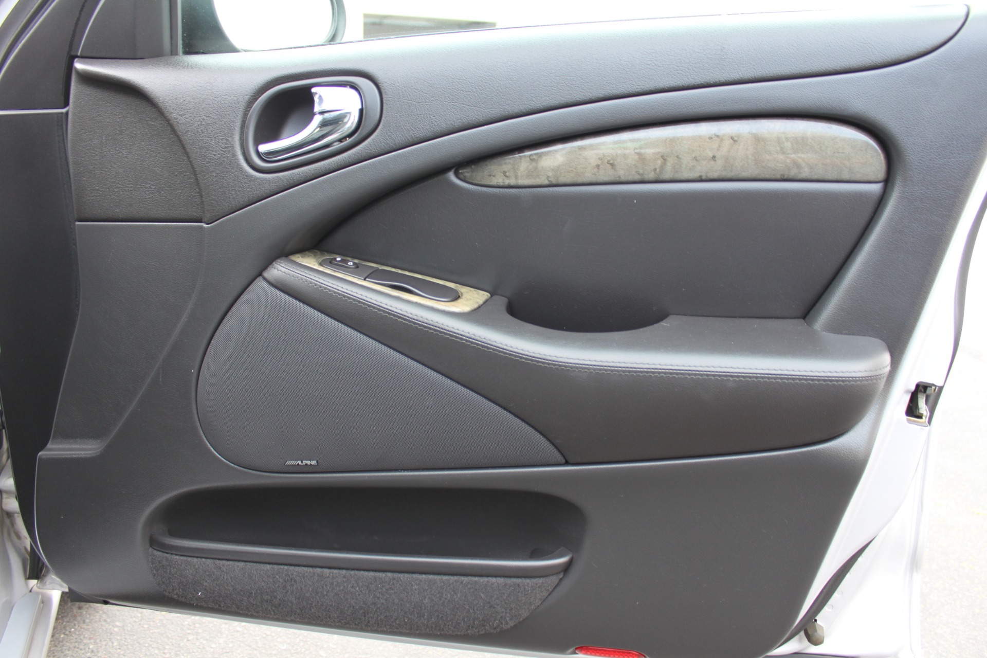 Used-2003-Jaguar-S-TYPE-R-Supercharged-Grand-Cherokee