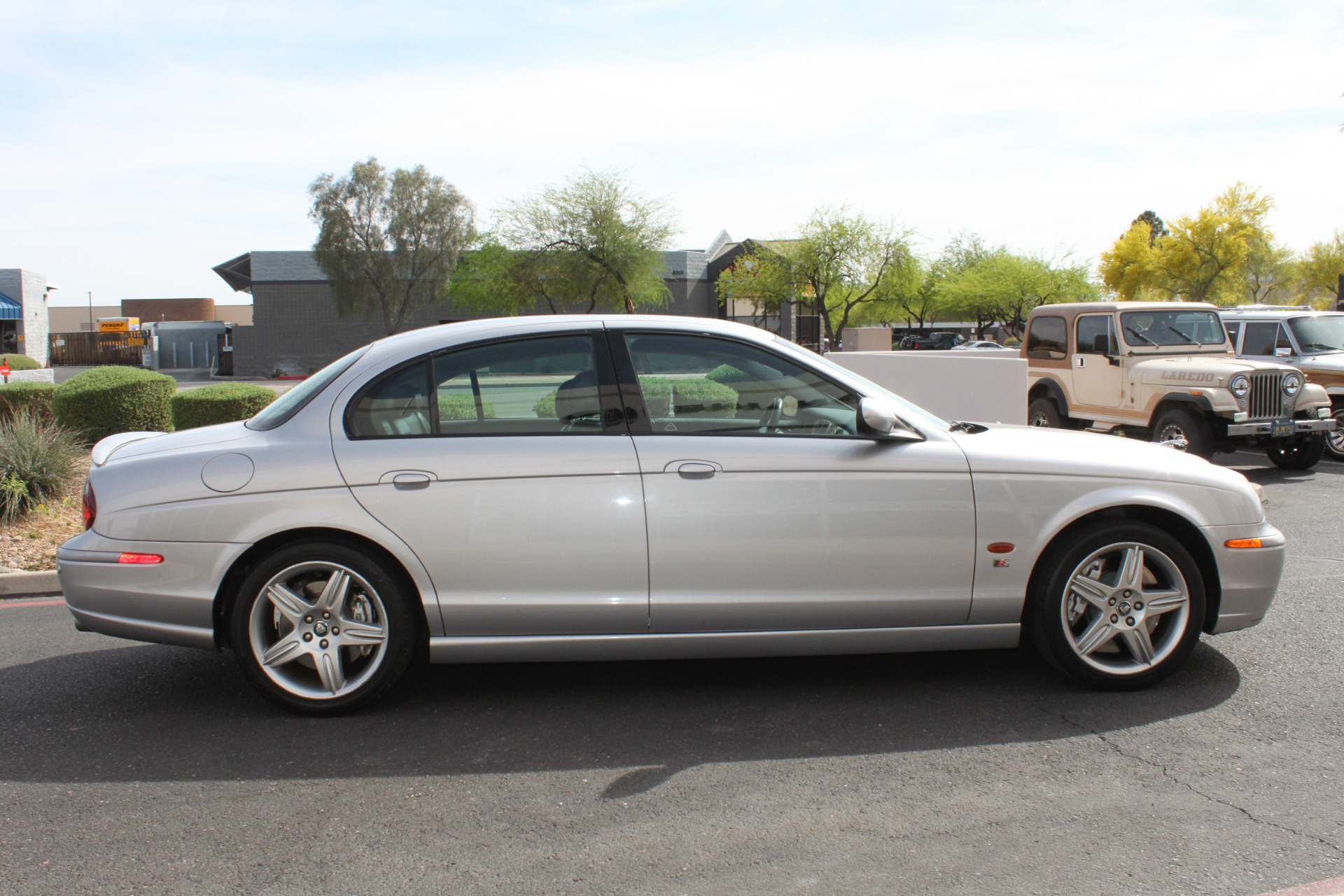 Used-2003-Jaguar-S-TYPE-R-Supercharged-Chrysler