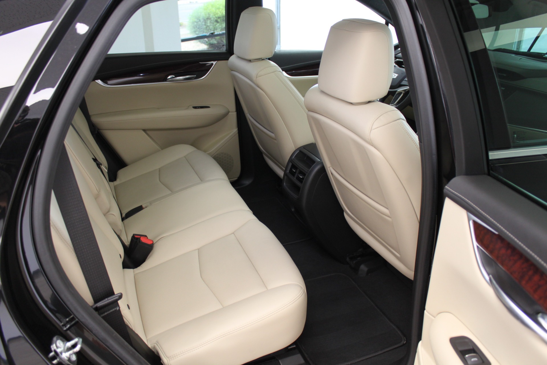 Used-2017-Cadillac-XT5-Luxury-All-Wheel-Drive-Luxury-AWD-Mini