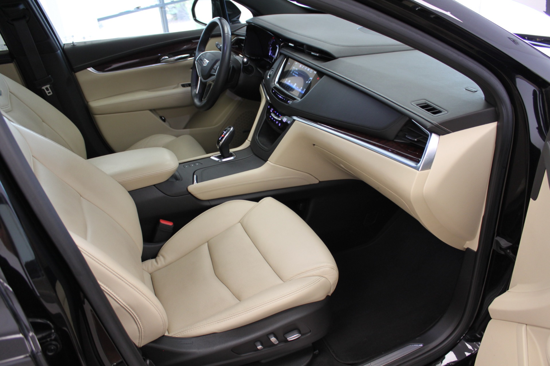 Used-2017-Cadillac-XT5-Luxury-All-Wheel-Drive-Luxury-AWD-Chrysler