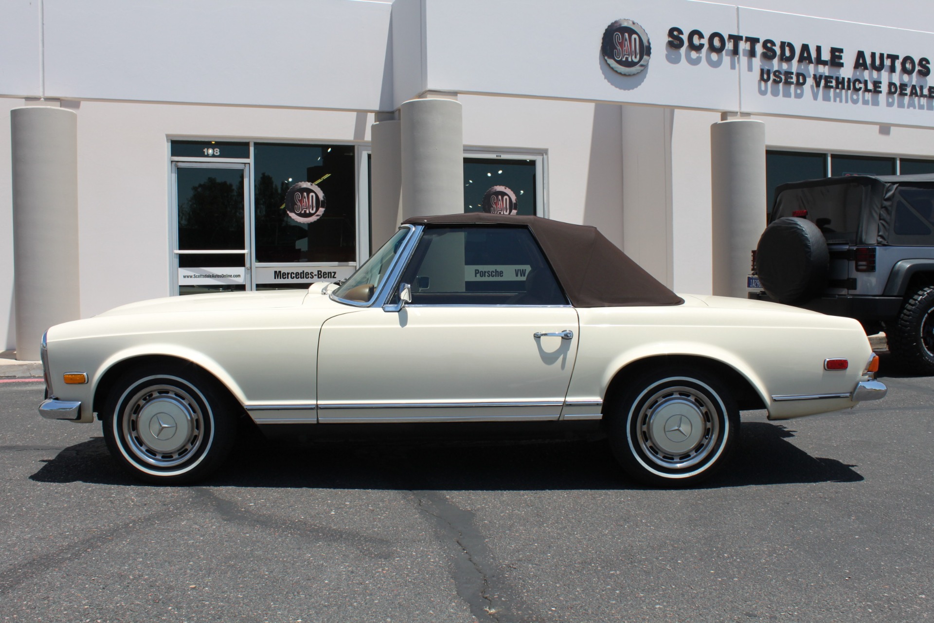 Used-1971-Mercedes-Benz-280SL-Convertible-4X4