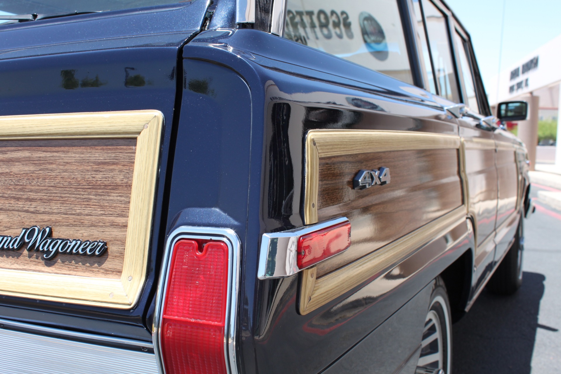 Used-1990-Jeep-Grand-Wagoneer-4X4-Alfa-Romeo