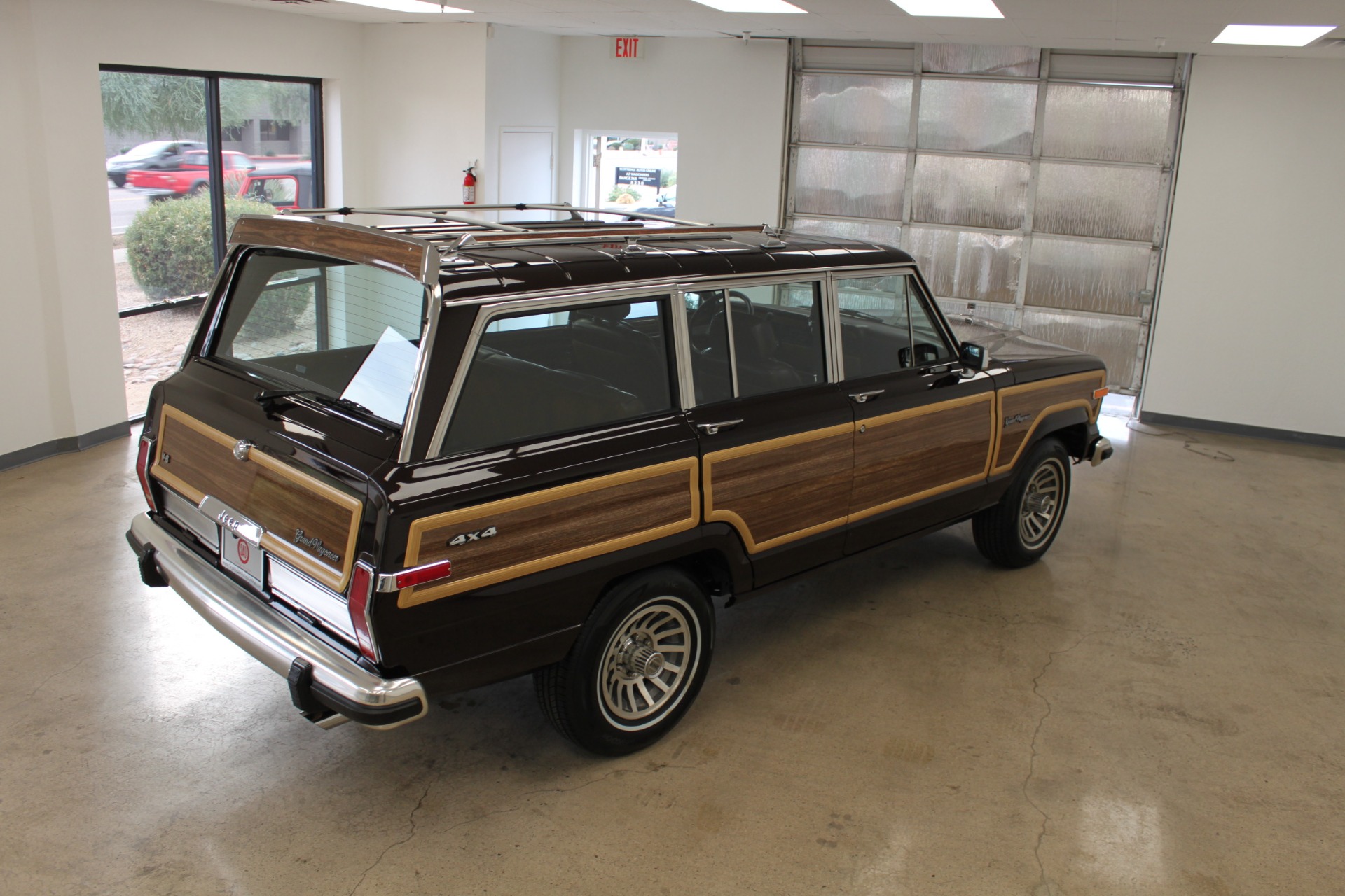 Used-1989-Jeep-Grand-Wagoneer-4WD-Chevelle