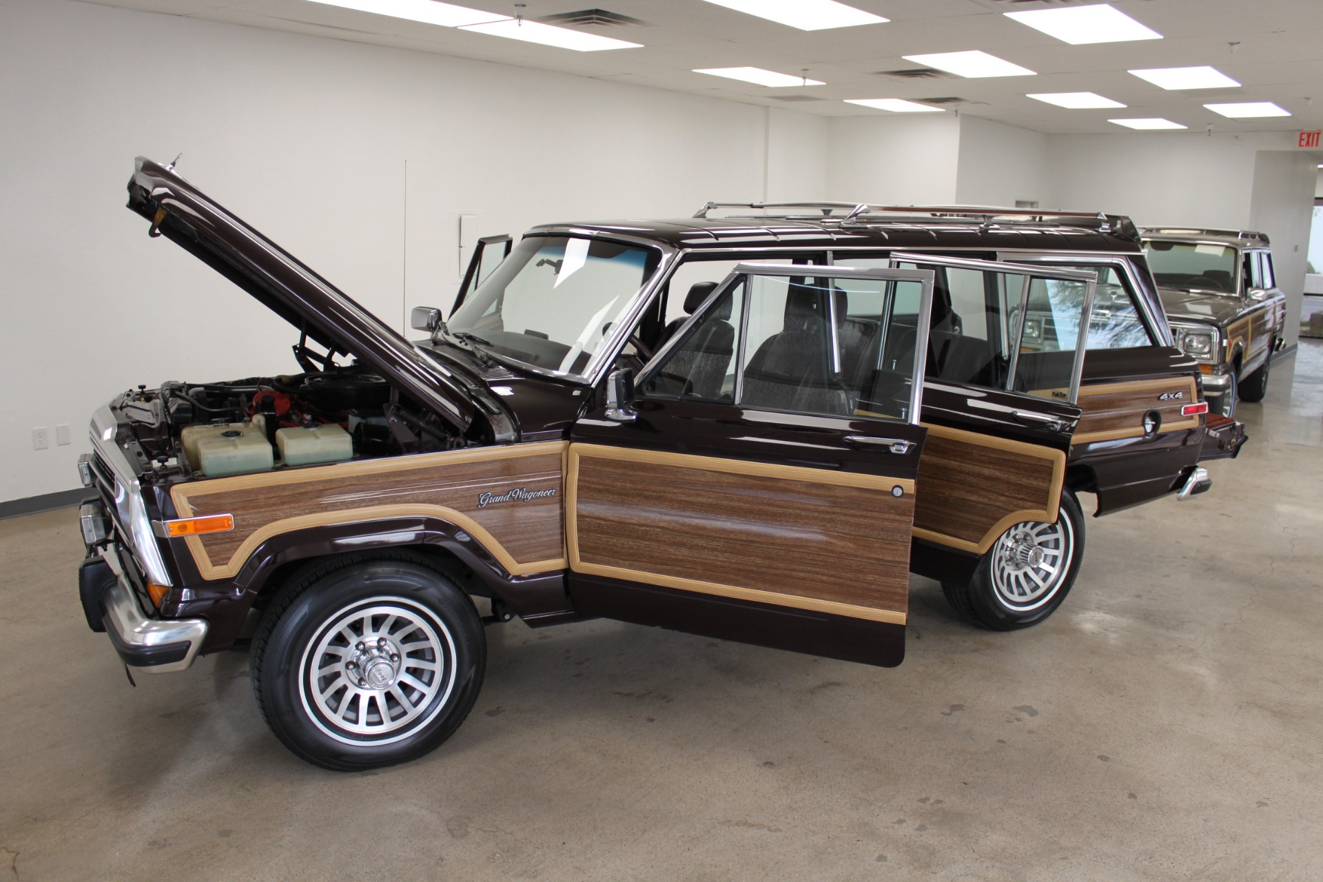 Used-1989-Jeep-Grand-Wagoneer-4WD-Ford
