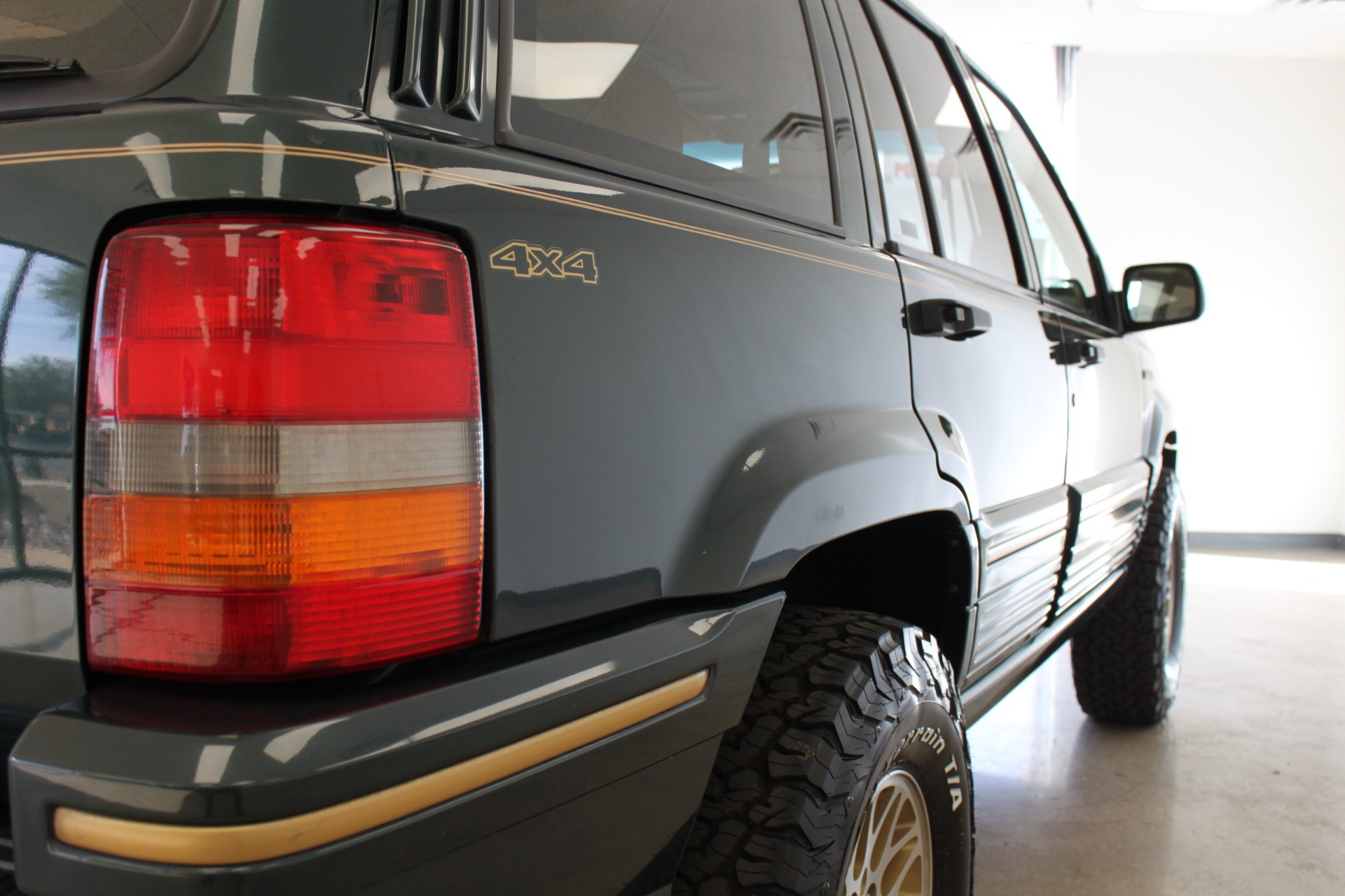 Used-1994-Jeep-Grand-Cherokee-Limited-4X4-Chevrolet