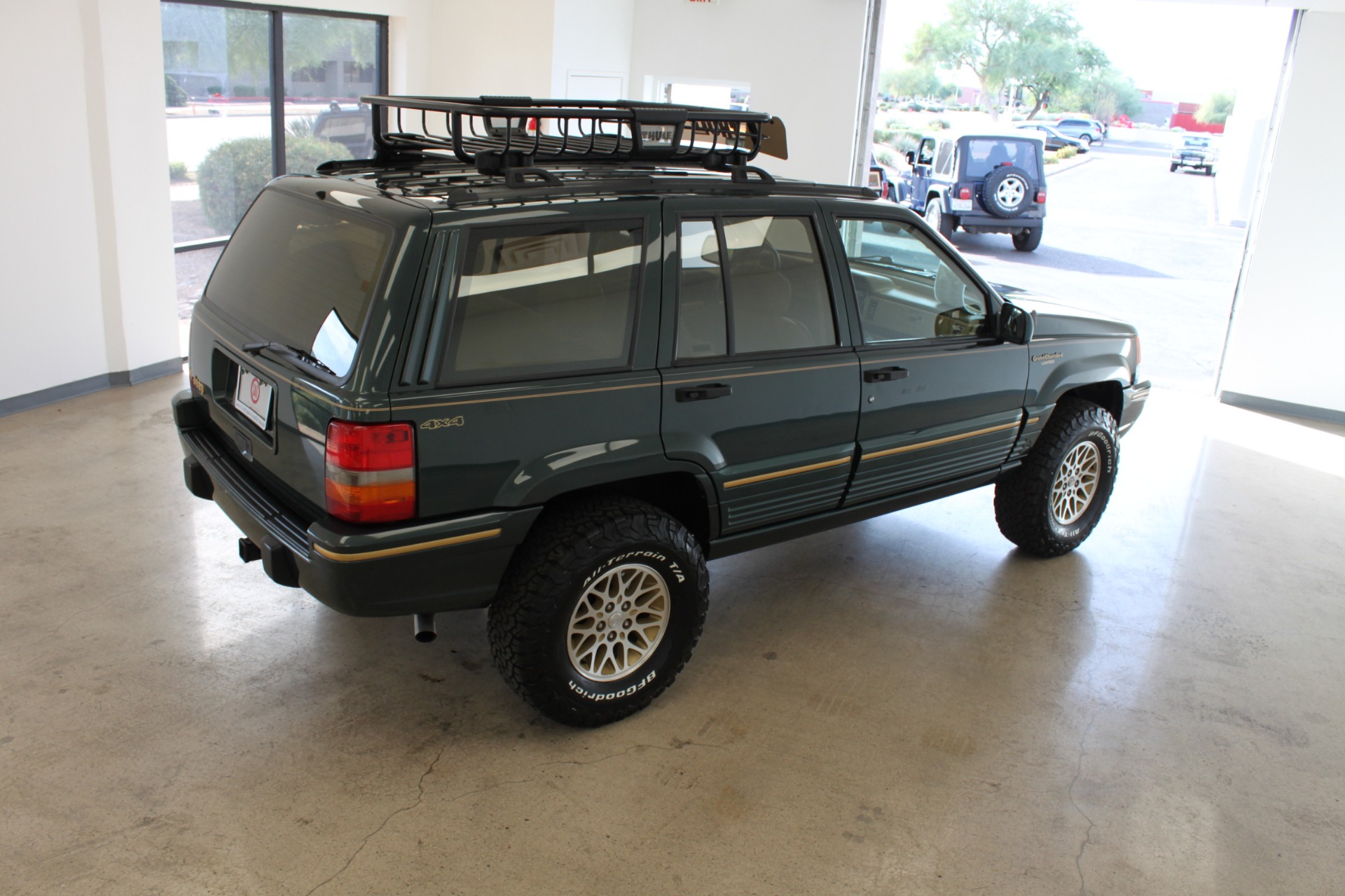 Used-1994-Jeep-Grand-Cherokee-Limited-4X4-LS400