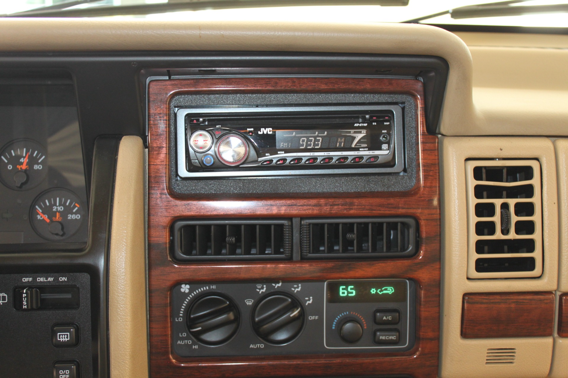 Used-1994-Jeep-Grand-Cherokee-Limited-4X4-Acura