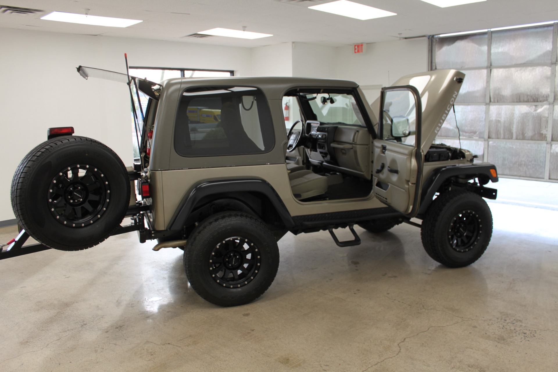 Used-2004-Jeep-Wrangler-Rubicon-Ford