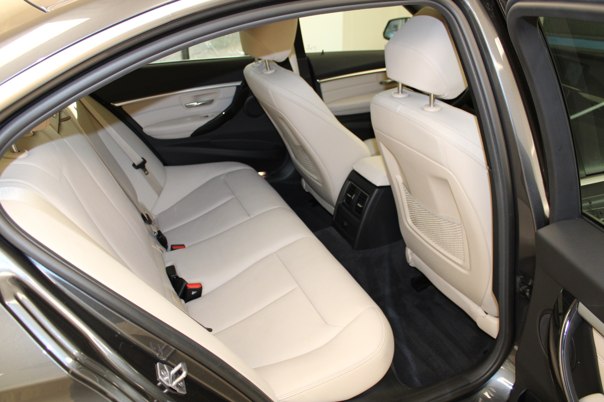 Used-2018-BMW-3-Series-330i-Jaguar
