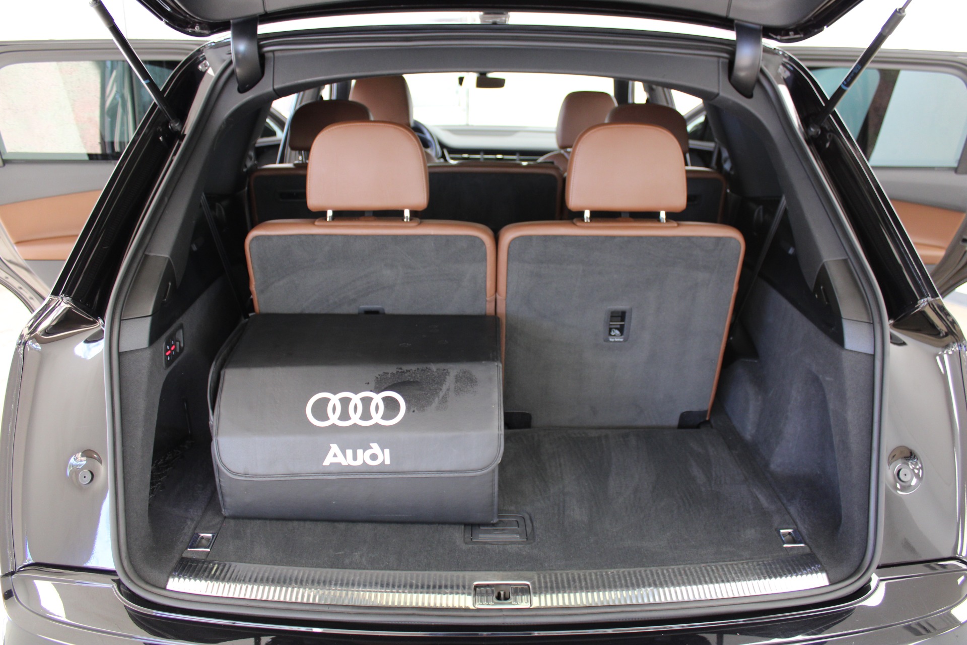 Used-2018-Audi-Q7-30-Quattro-Premium-Plus-Collector