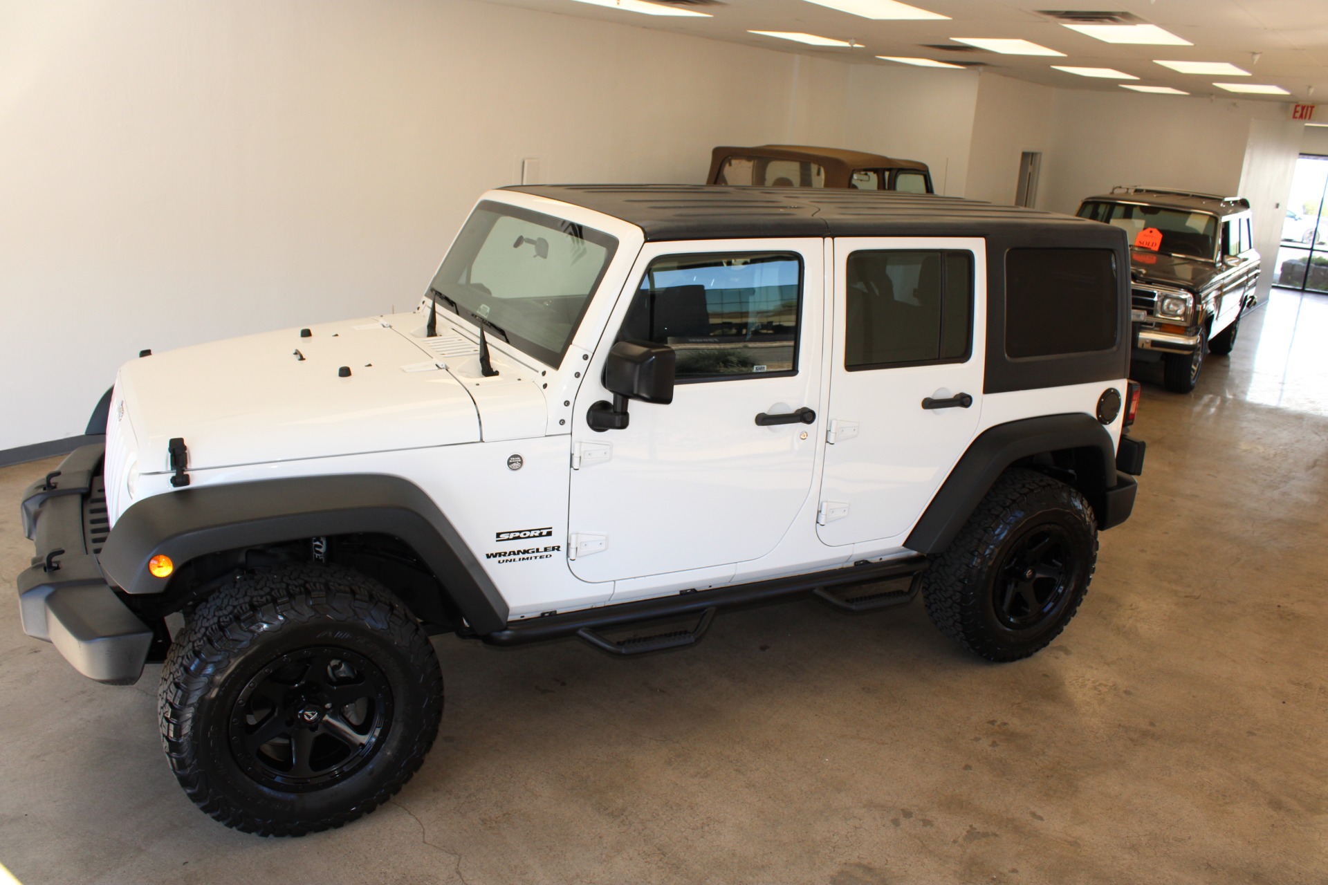Used-2016-Jeep-Wrangler-Unlimited-Sport-4X4-Chalenger