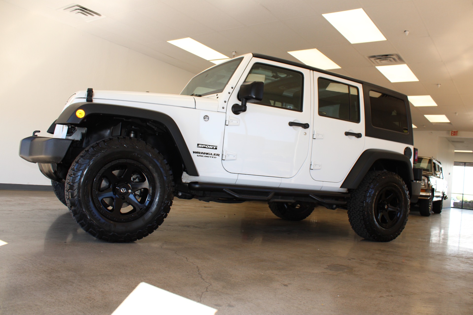 Used-2016-Jeep-Wrangler-Unlimited-Sport-4X4-Dodge
