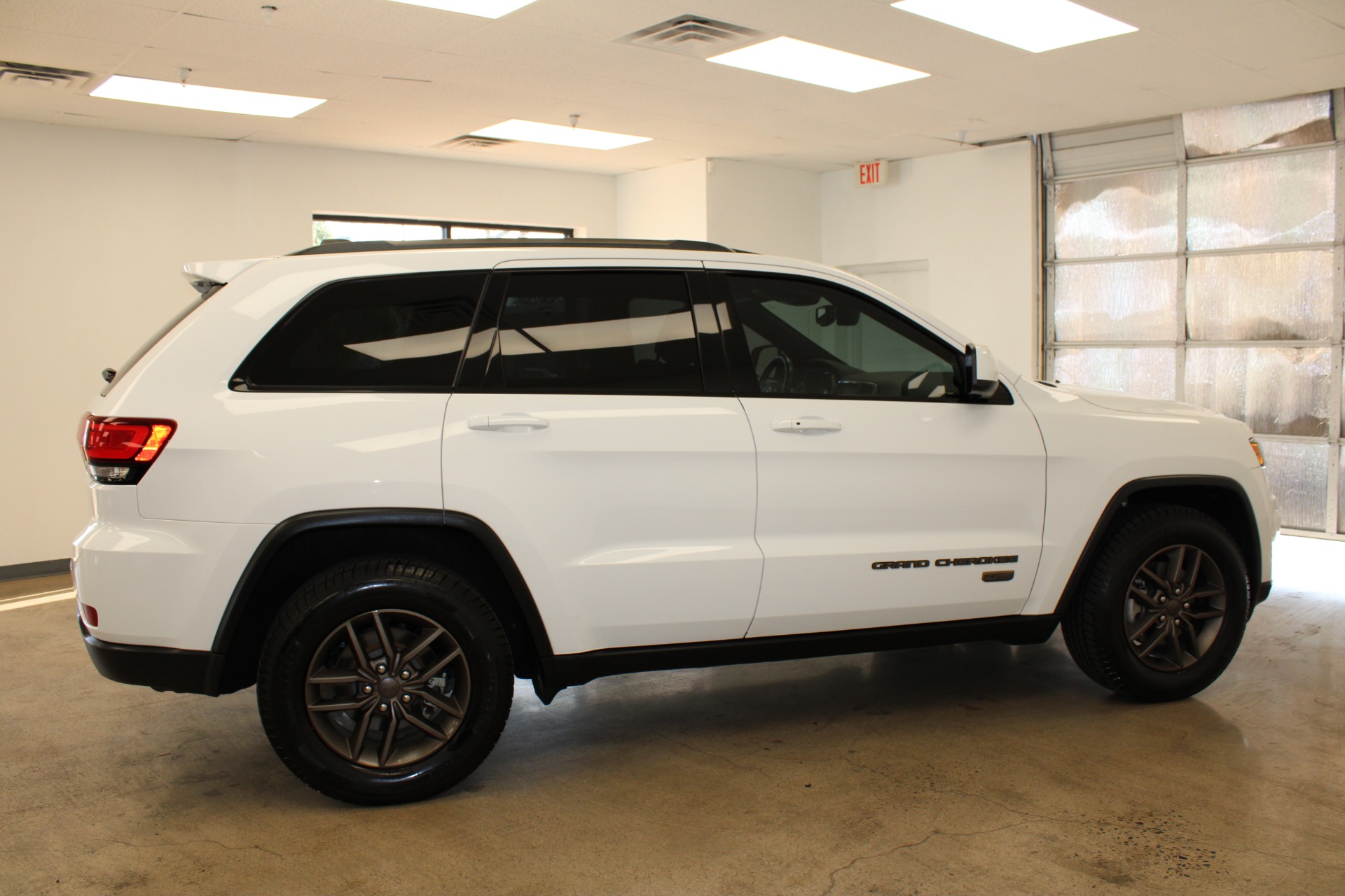 Used-2016-Jeep-Grand-Cherokee-75th-Anniversary-Mercedes-Benz