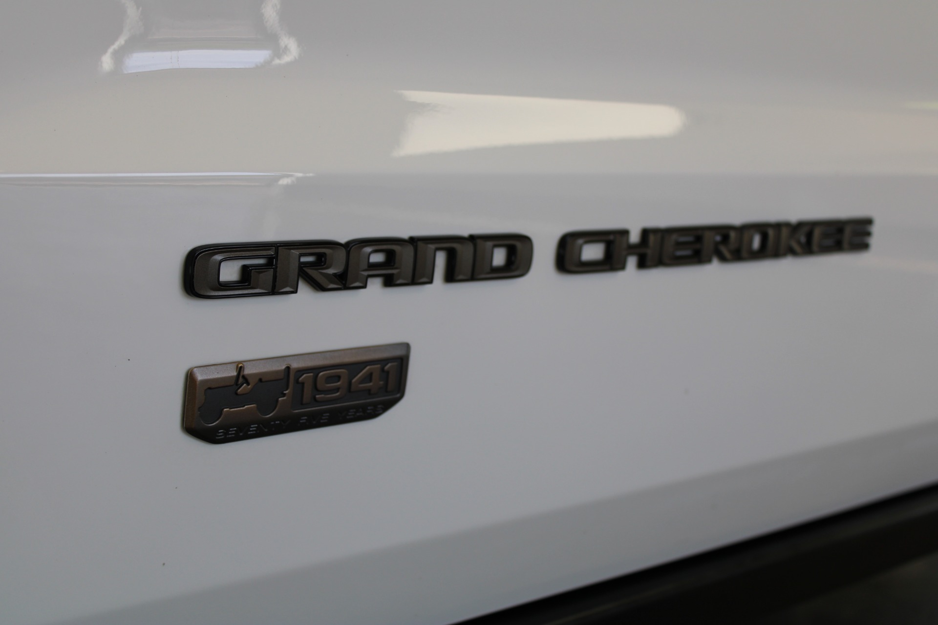 Used-2016-Jeep-Grand-Cherokee-75th-Anniversary-Fiat