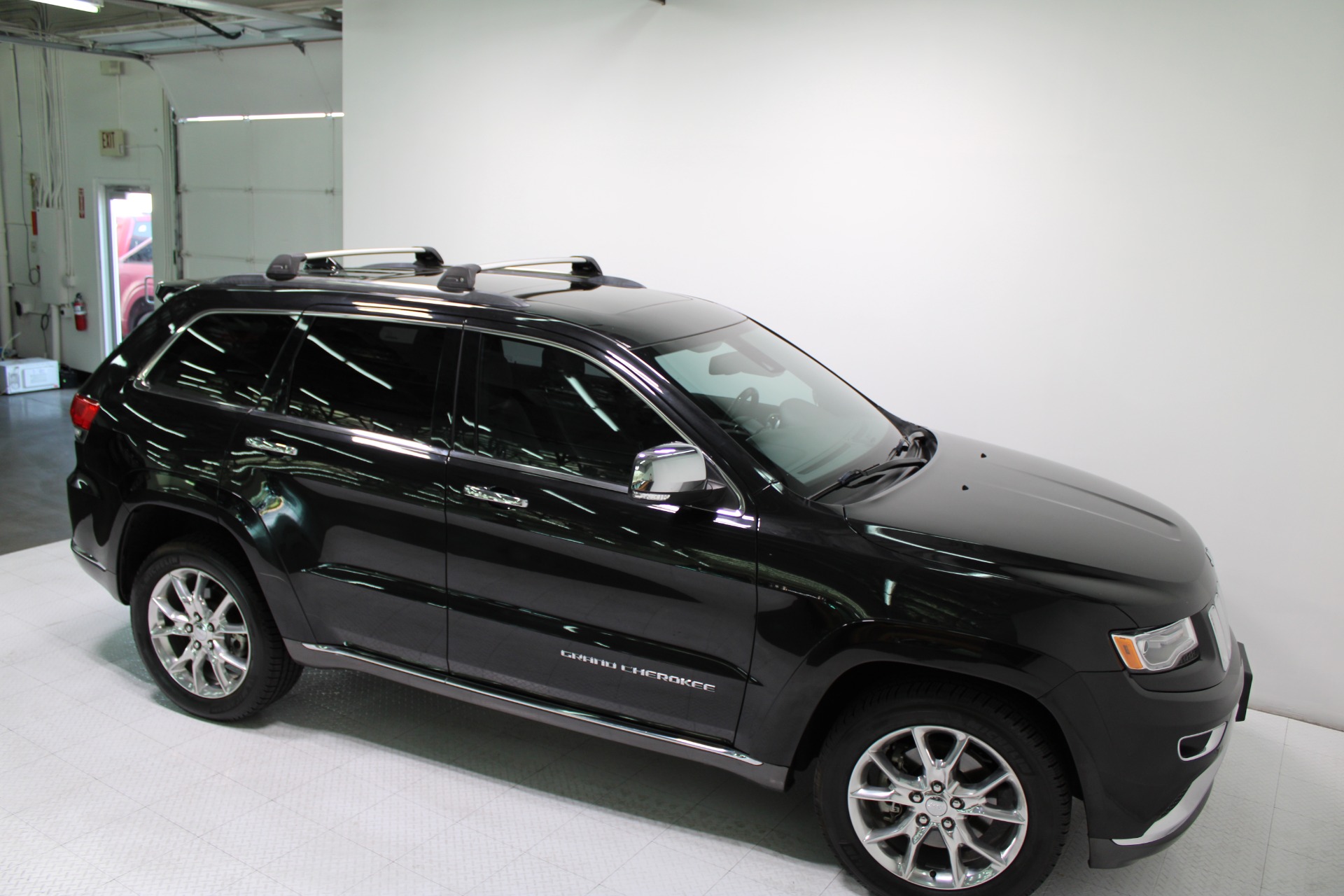 Used-2014-Jeep-Grand-Cherokee-Summit-4X4-57L-Hemi-V8-Jaguar