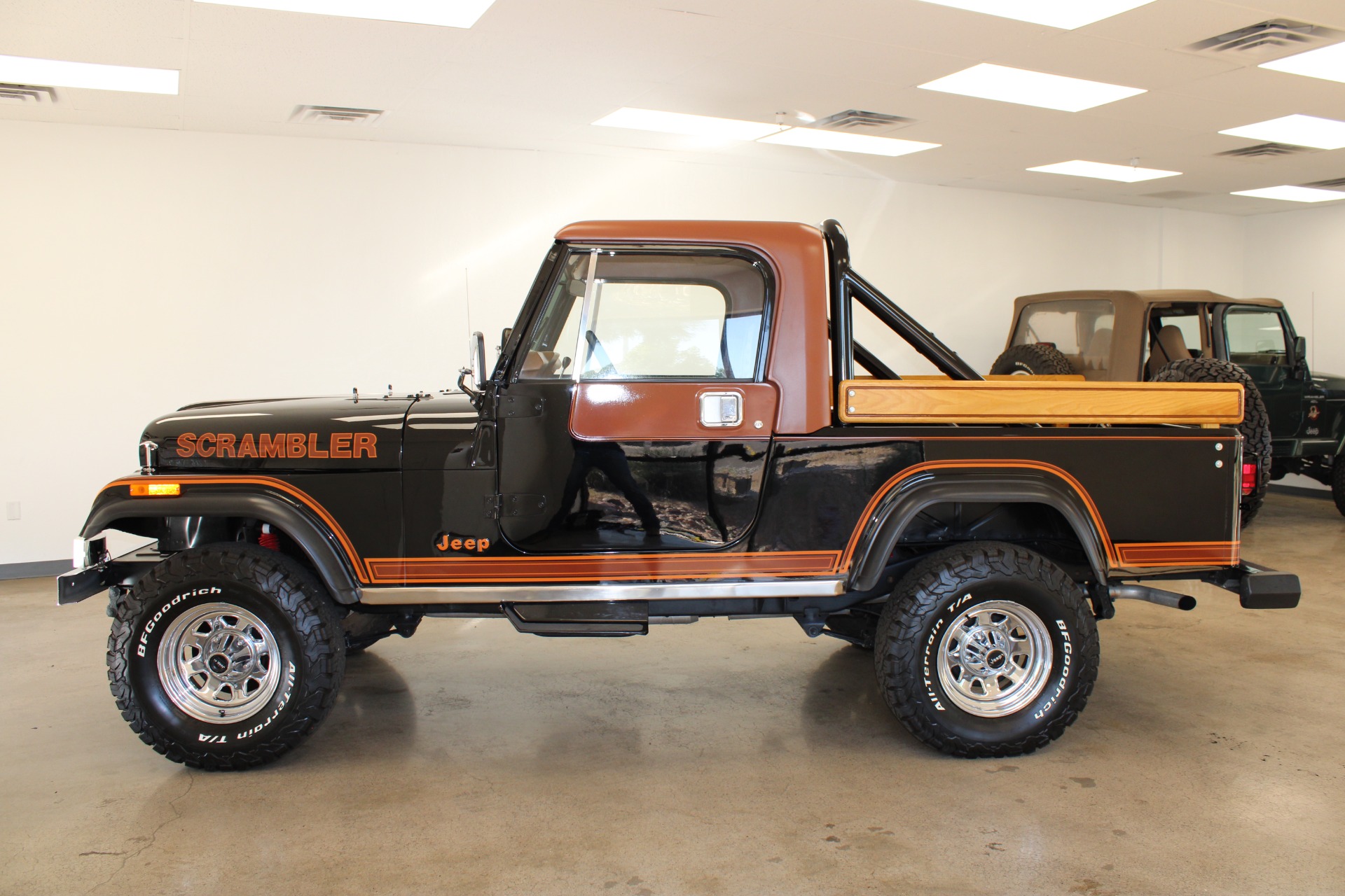 Used-1982-Jeep-Scrambler-4WD-Laredo-Grand-Wagoneer