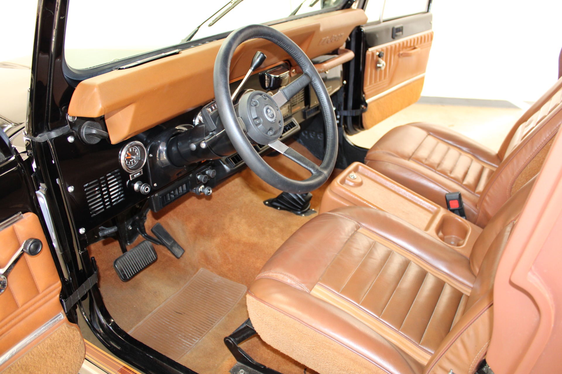 Used-1982-Jeep-Scrambler-4WD-Laredo-BMW