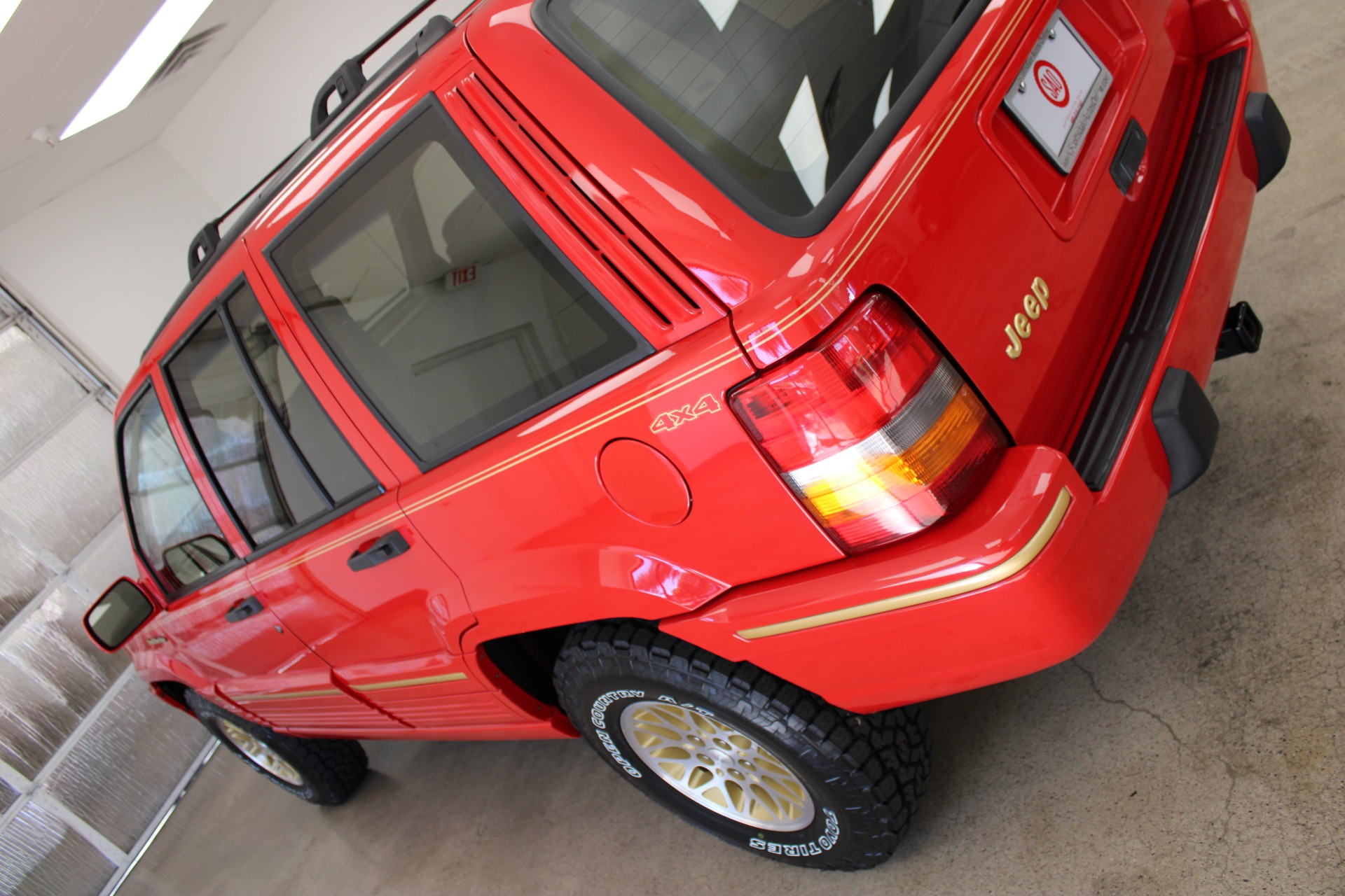 Used-1993-Jeep-Grand-Cherokee-Limited-4X4-Camaro
