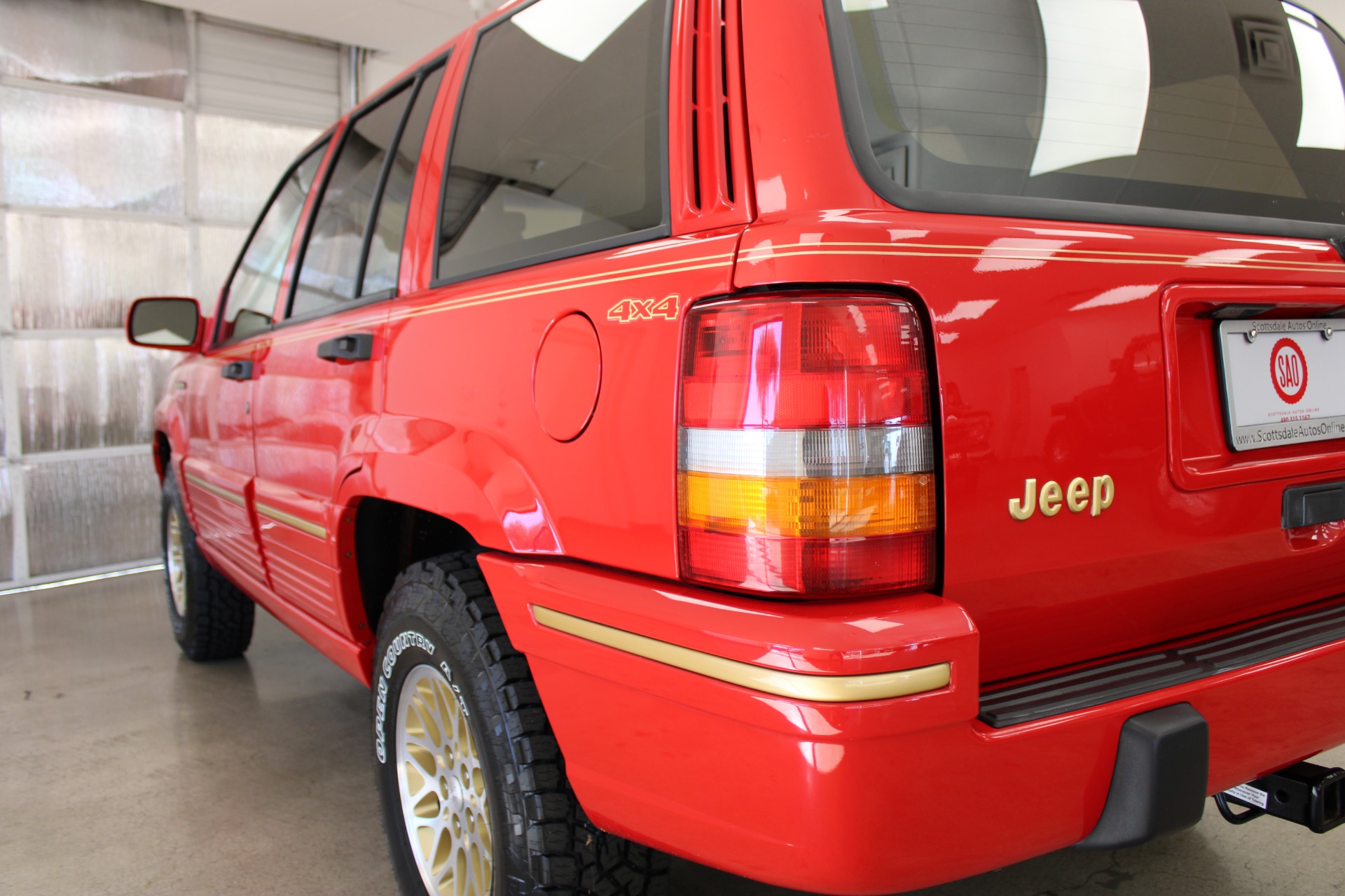 Used-1993-Jeep-Grand-Cherokee-Limited-4X4-Chalenger