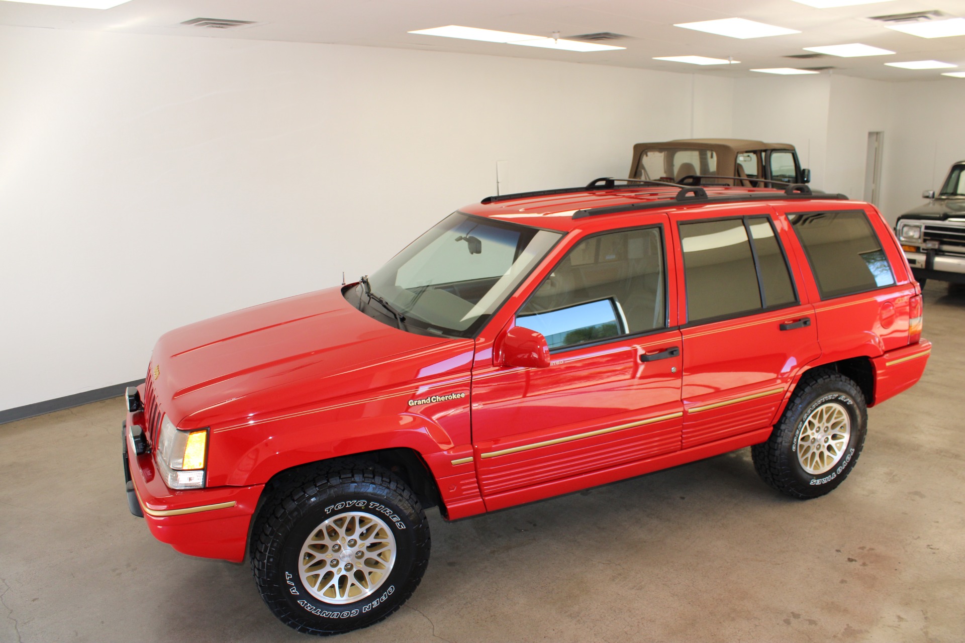 Used-1993-Jeep-Grand-Cherokee-Limited-4X4-Chevelle
