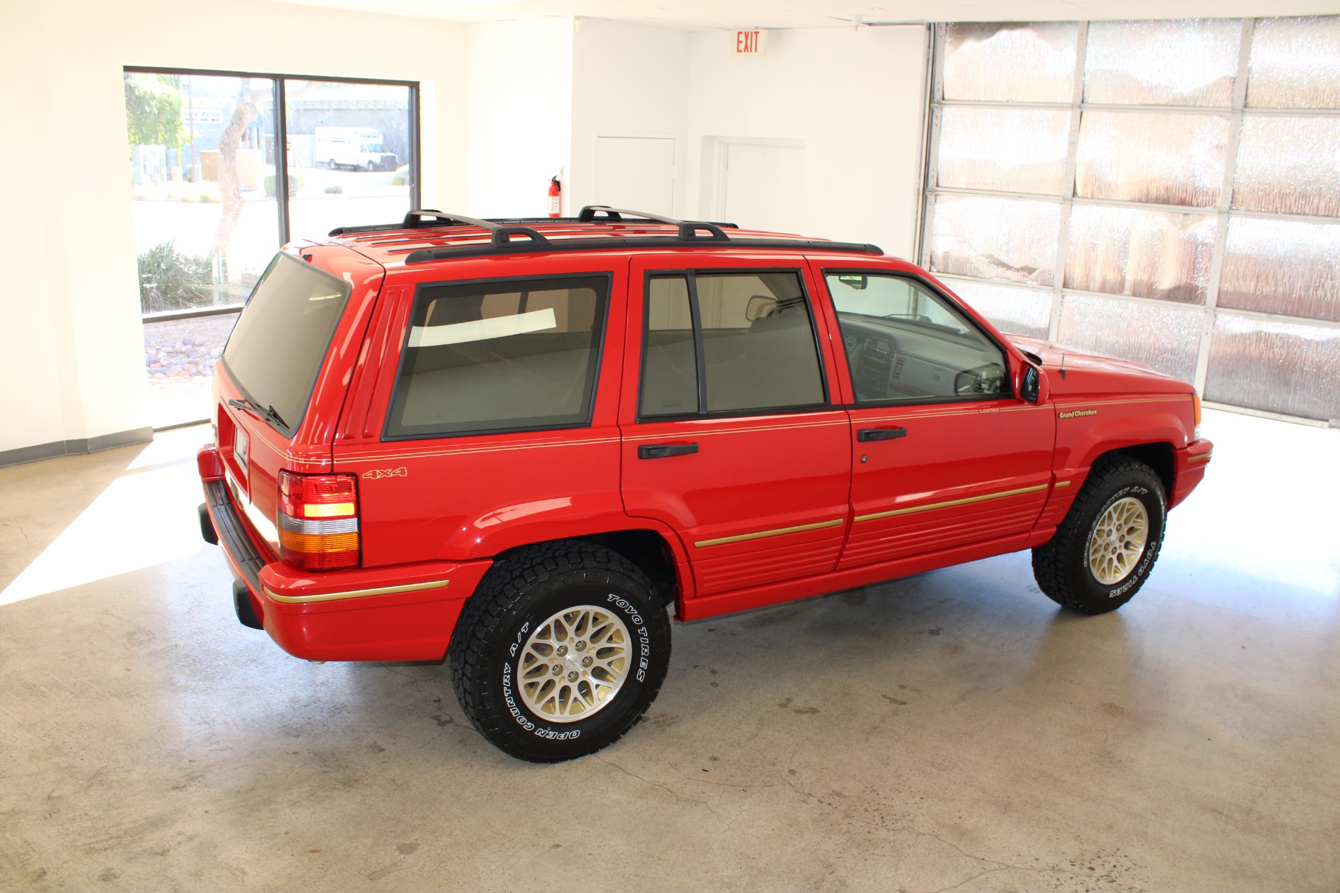 Used-1993-Jeep-Grand-Cherokee-Limited-4X4-LS430