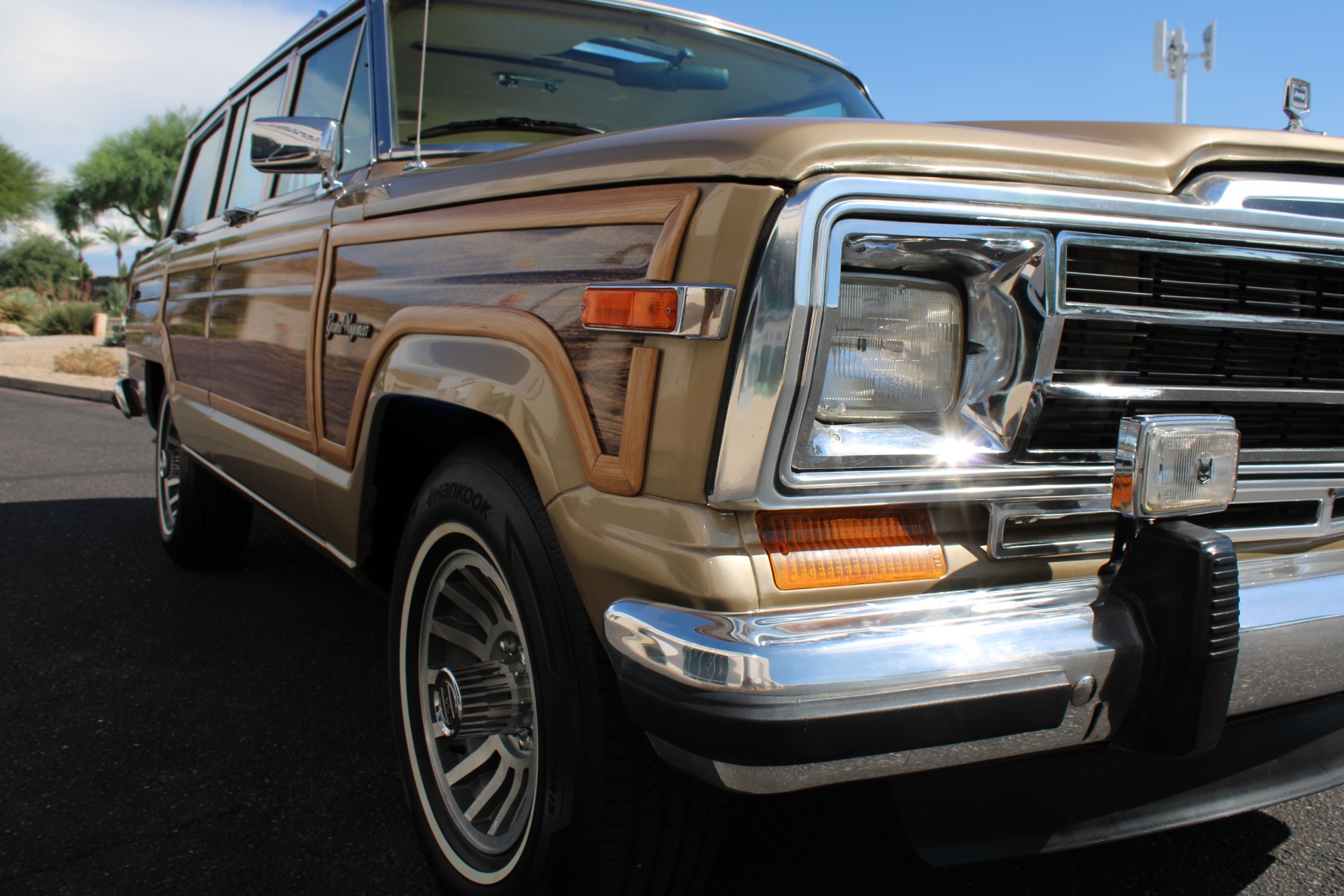 Used-1990-Jeep-Grand-Wagoneer-Chevelle