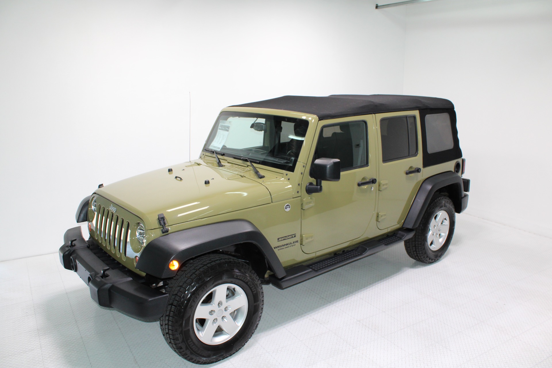 Used-2013-Jeep-Wrangler-Unlimited-Sport-Chevrolet