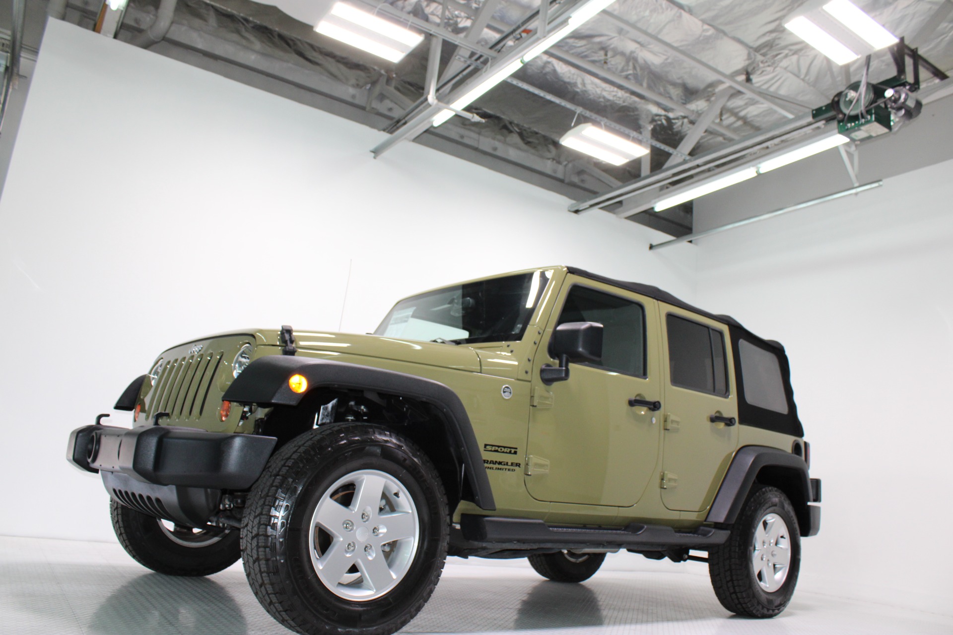 Used-2013-Jeep-Wrangler-Unlimited-Sport-Chalenger