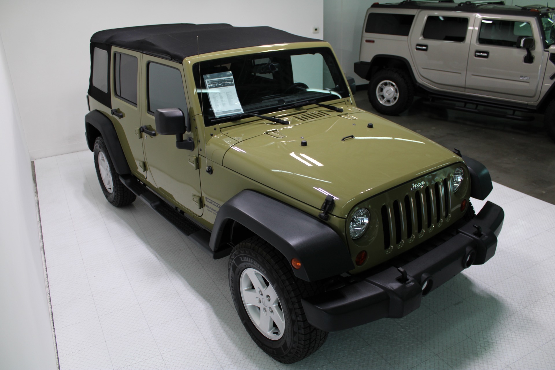 Used-2013-Jeep-Wrangler-Unlimited-Sport-LS400