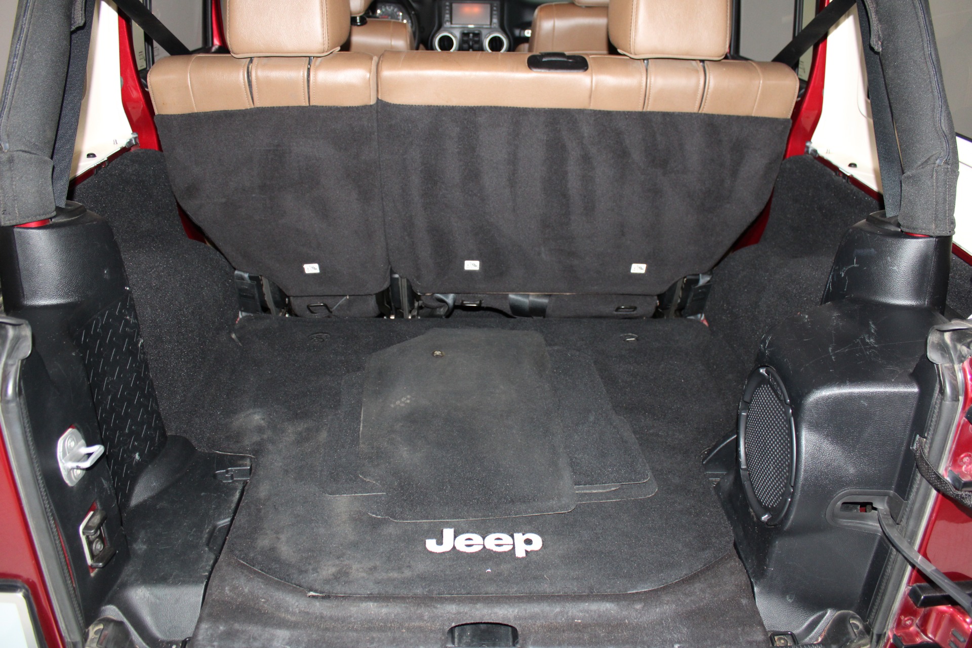Used-2011-Jeep-Wrangler-Unlimited-Sahara-4X4-Alfa-Romeo