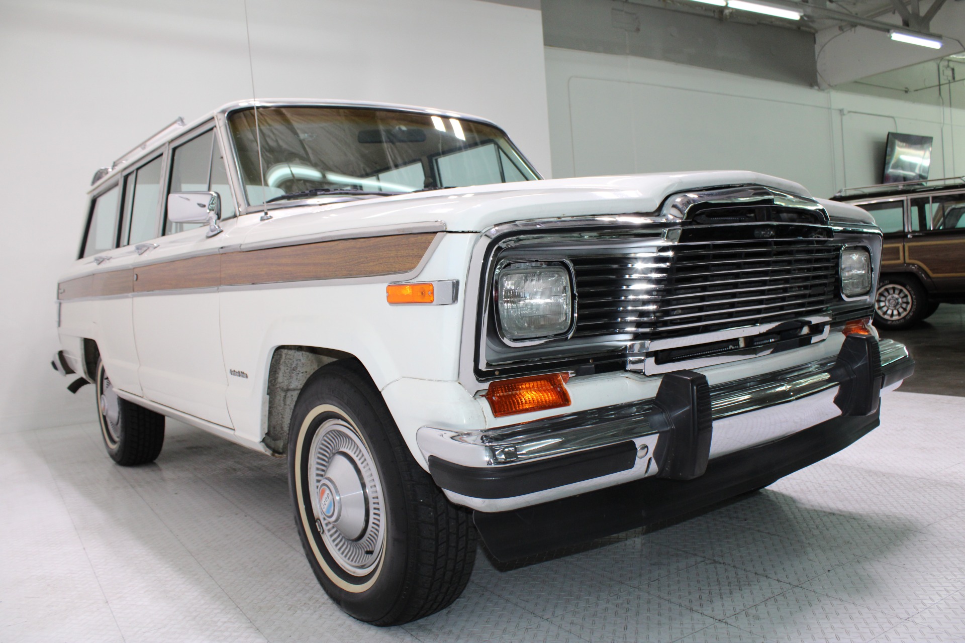 Used-1981-Jeep-Wagoneer-4WD-Mercedes-Benz