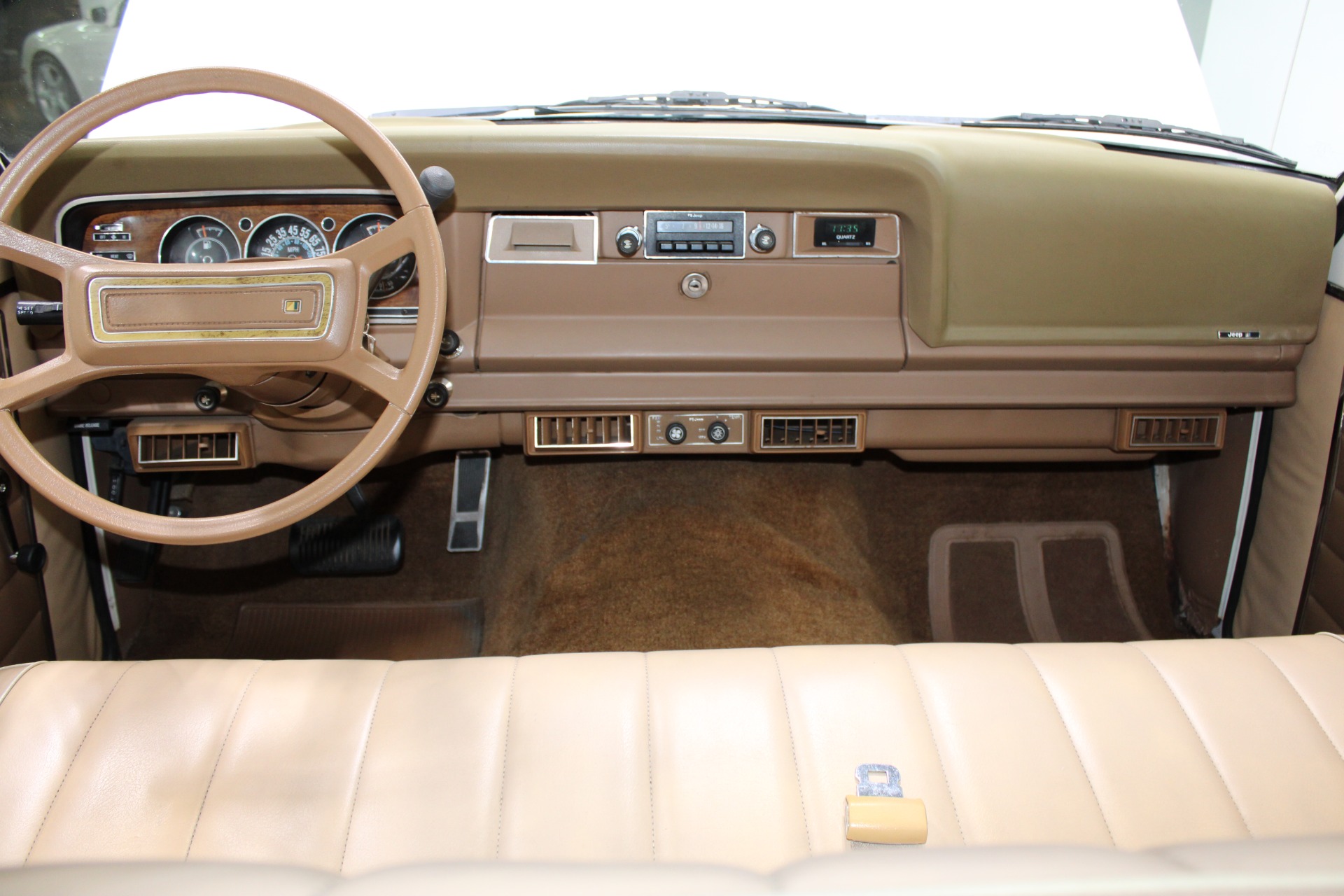 Used-1981-Jeep-Wagoneer-4WD-vintage
