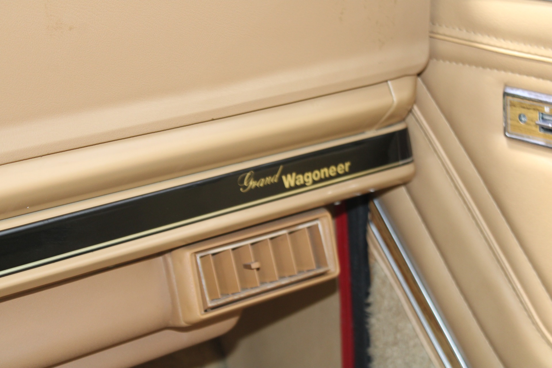 Used-1987-Jeep-Grand-Wagoneer-Acura
