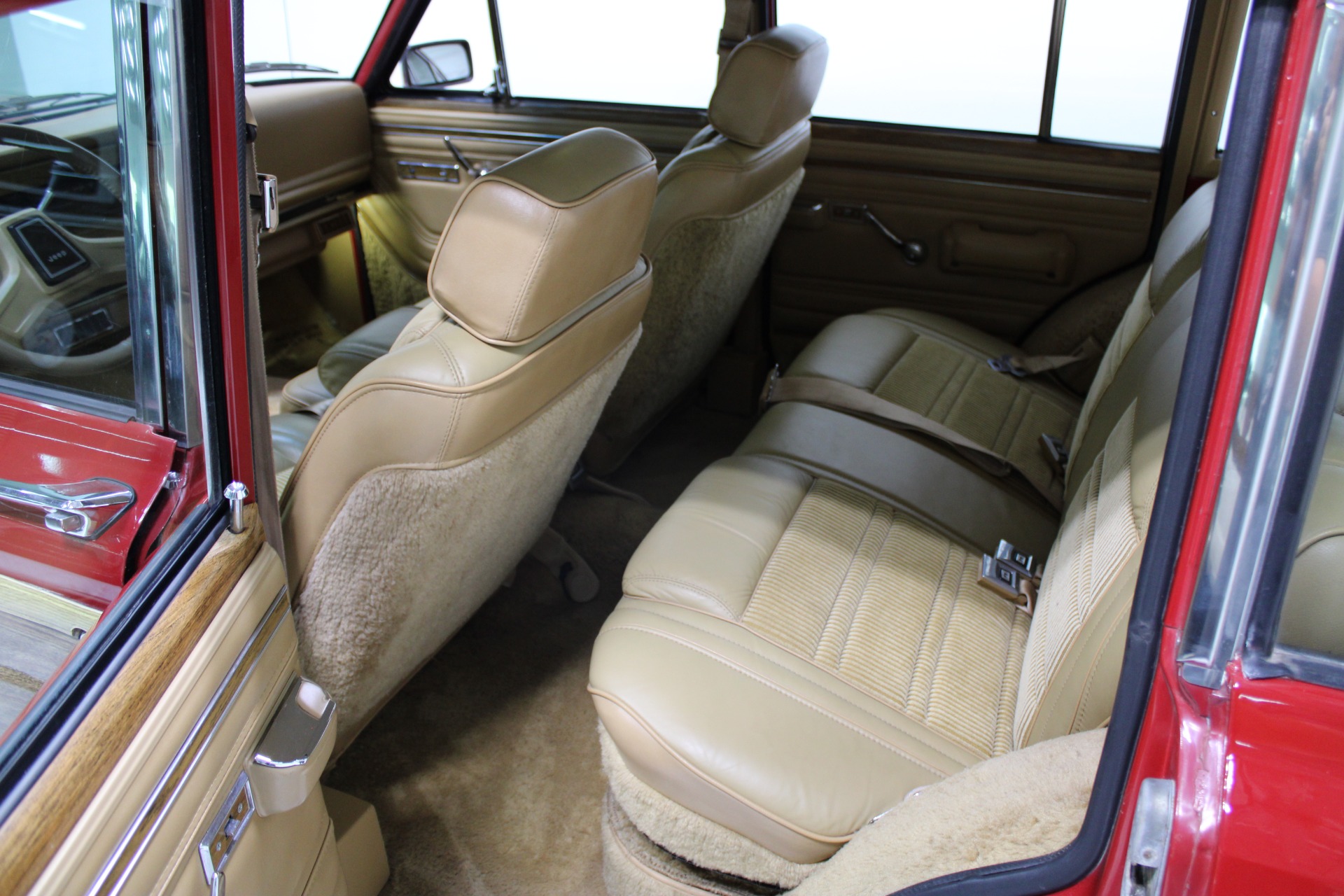 Used-1987-Jeep-Grand-Wagoneer-Alfa-Romeo