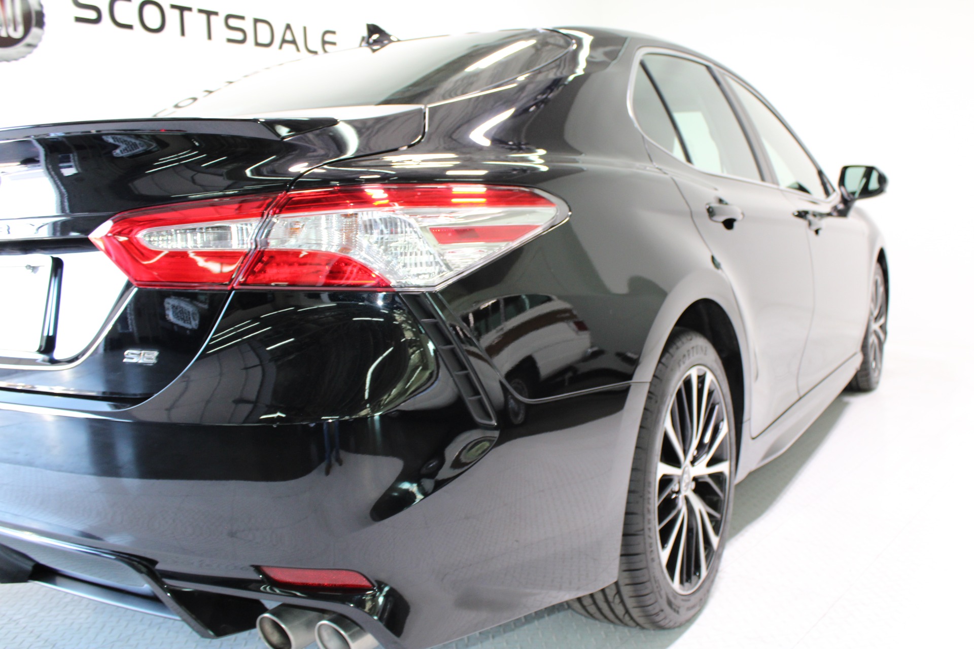 Used-2020-Toyota-Camry-SE-Chalenger