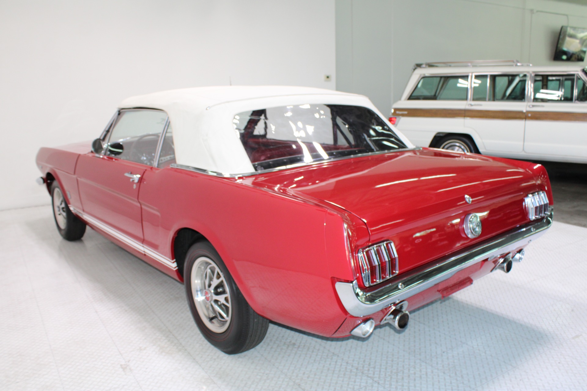 Used-1966-Ford-Mustang-Convertible-289-V8-GT-Clone-Jaguar