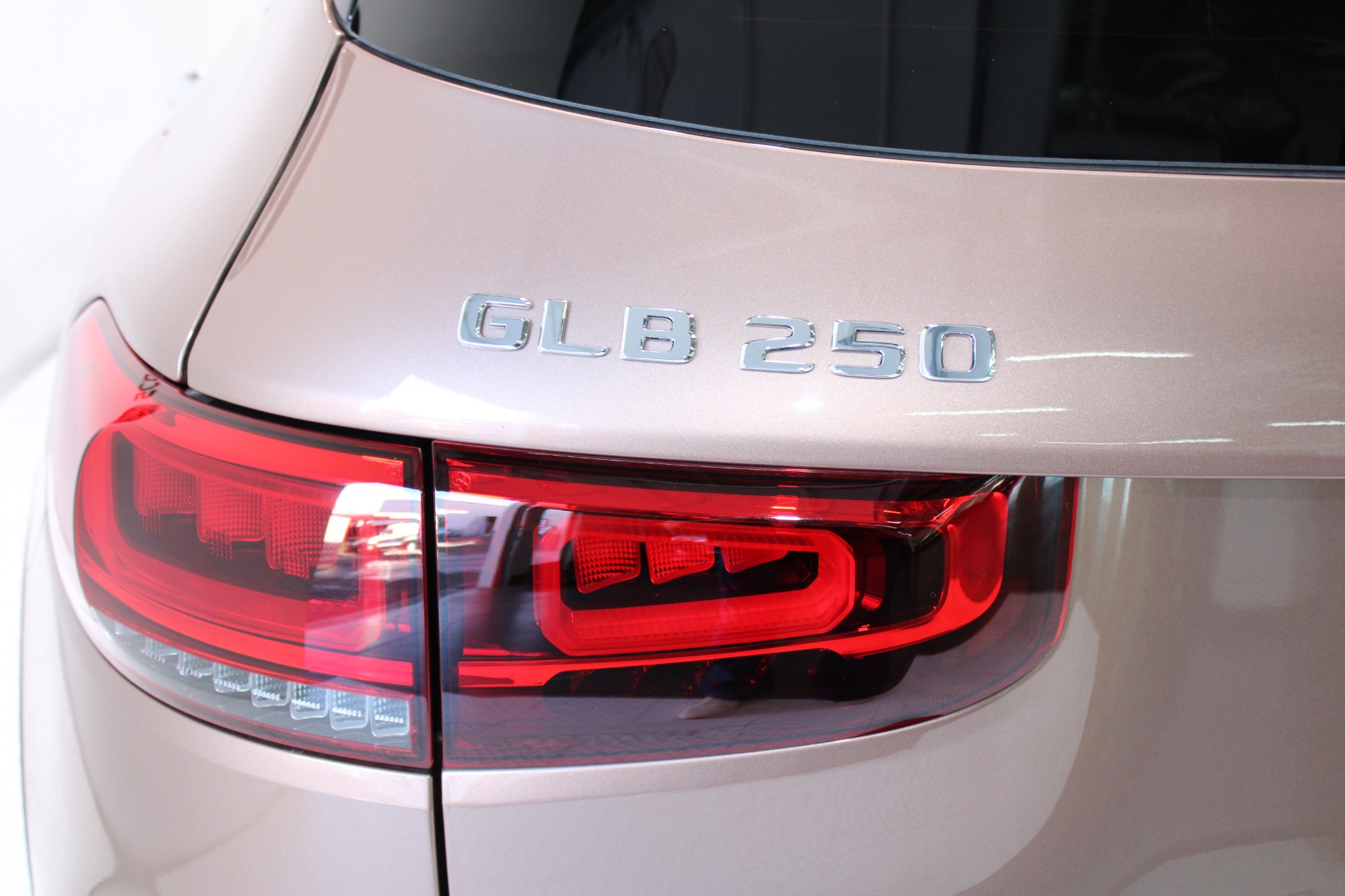 Used-2022-Mercedes-Benz-GLB-GLB-250-Chalenger
