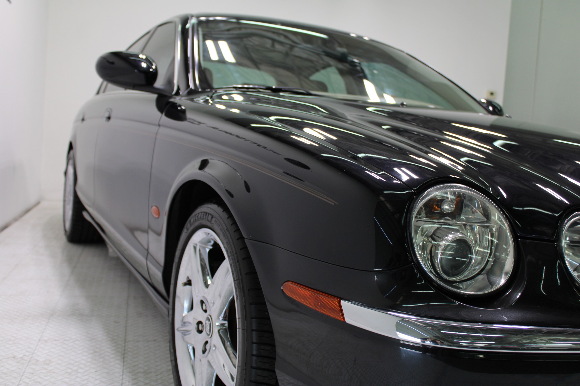 Used-2003-Jaguar-S-TYPE-V8-4X4