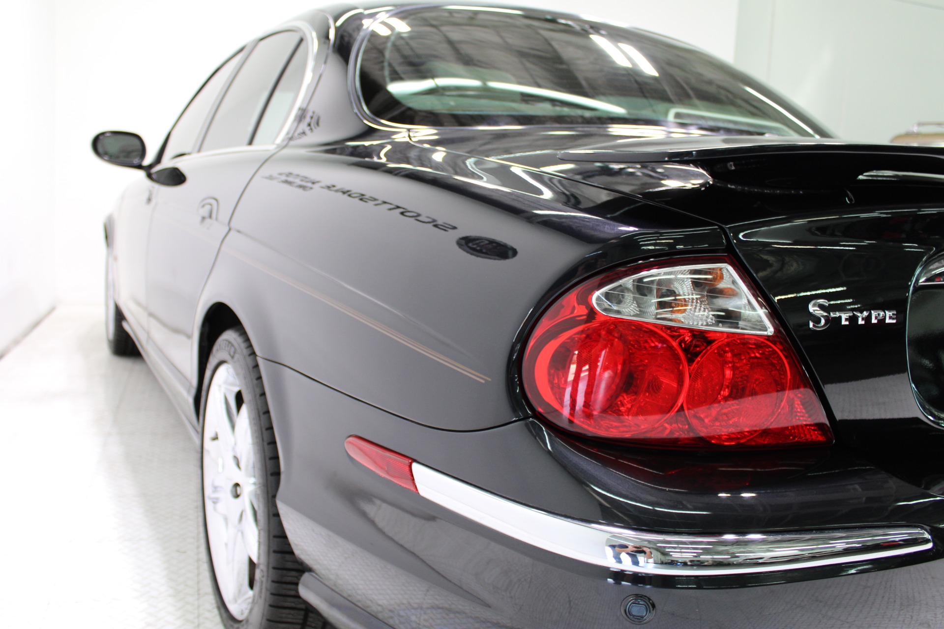 Used-2003-Jaguar-S-TYPE-V8-Camaro