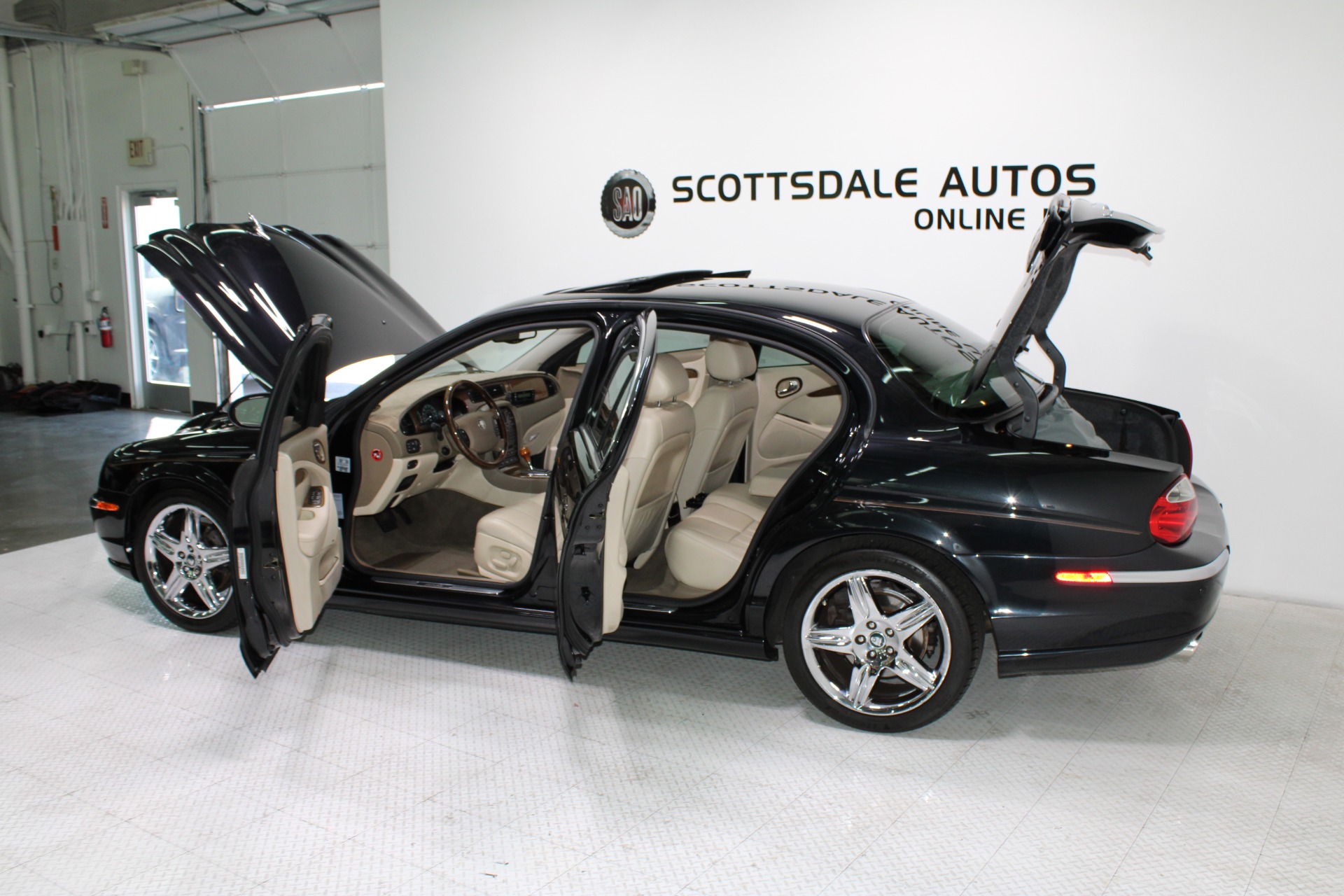 Used-2003-Jaguar-S-TYPE-V8-Mini