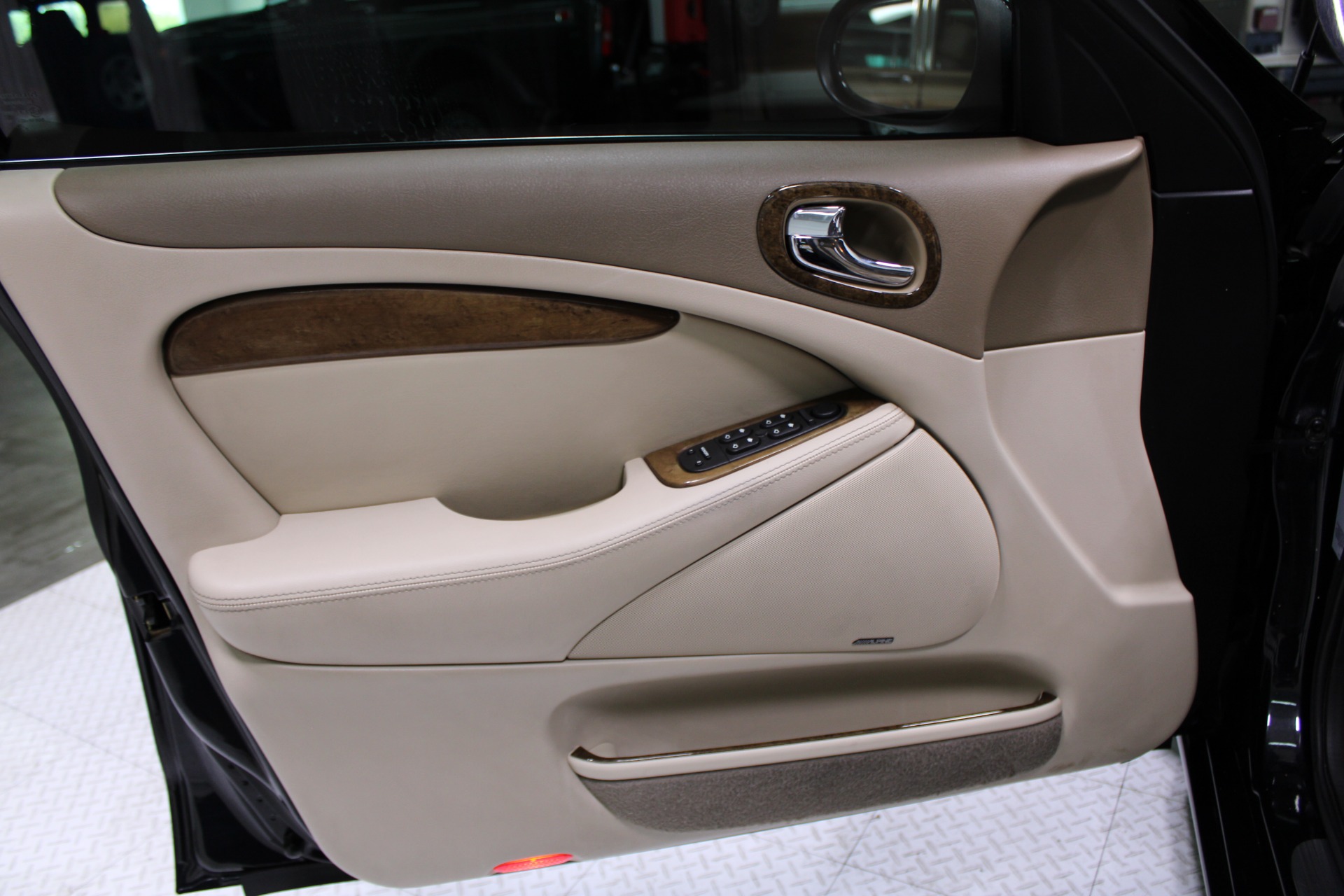 Used-2003-Jaguar-S-TYPE-V8-Honda