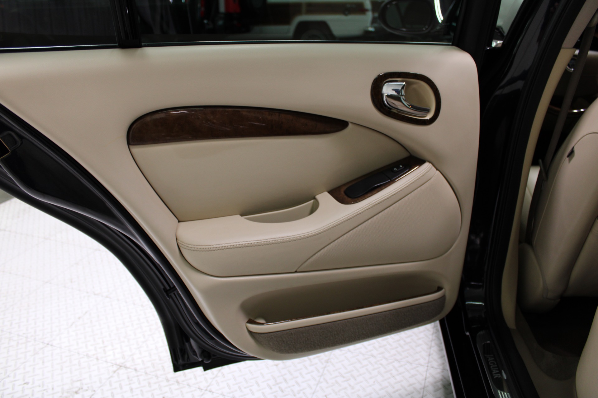 Used-2003-Jaguar-S-TYPE-V8-Wrangler