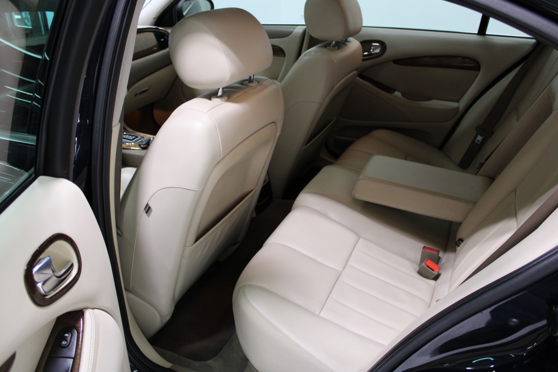 Used-2003-Jaguar-S-TYPE-V8-Cherokee