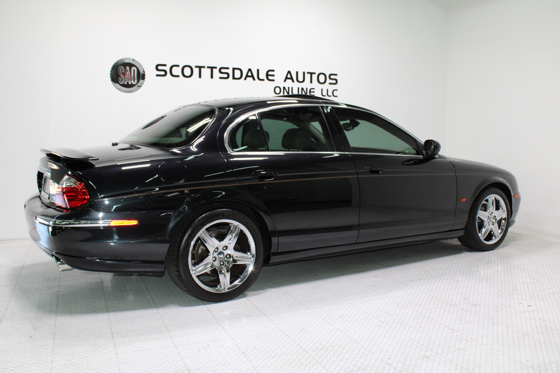 Used-2003-Jaguar-S-TYPE-V8-Collector