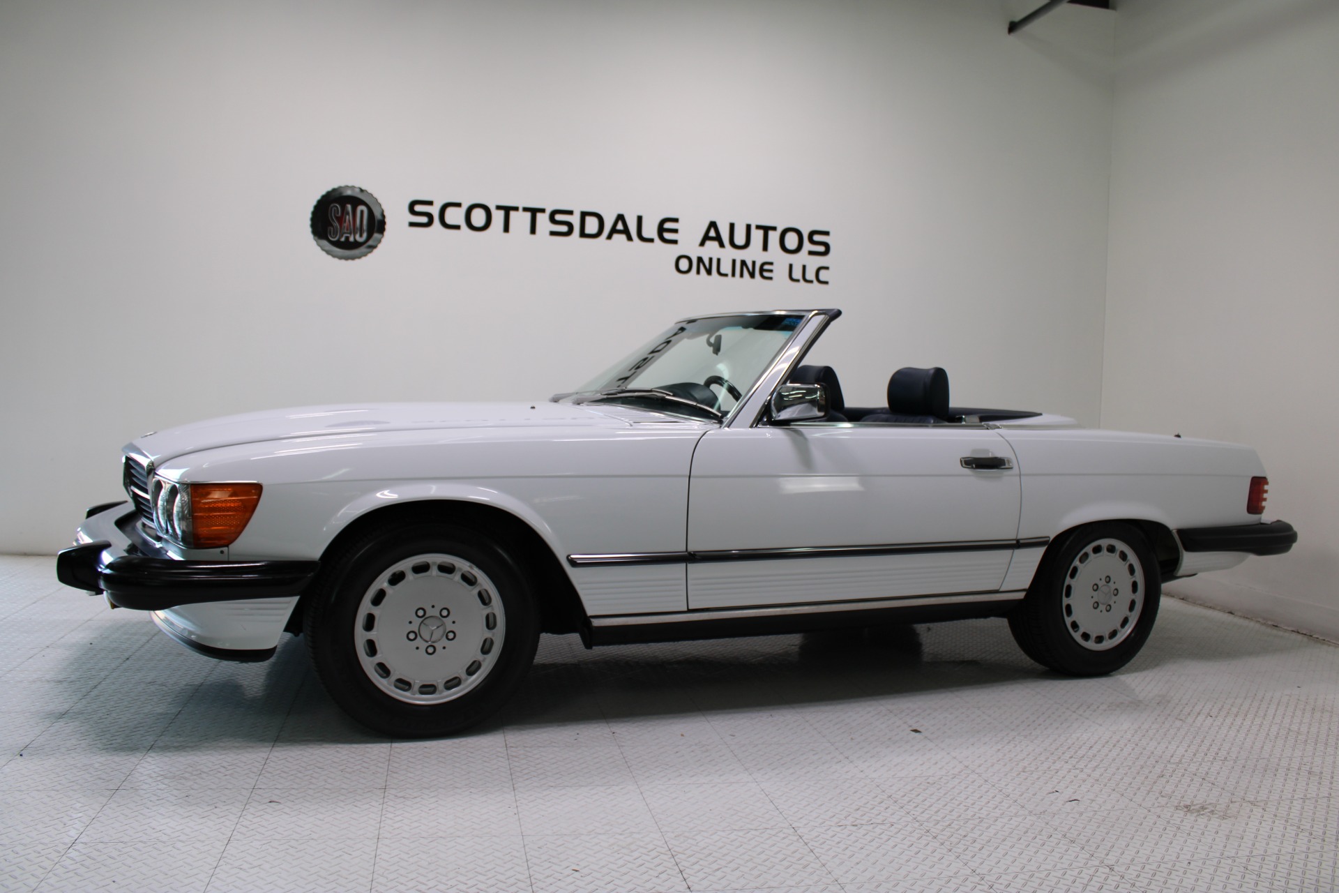 1986 Mercedes-Benz SL's photo